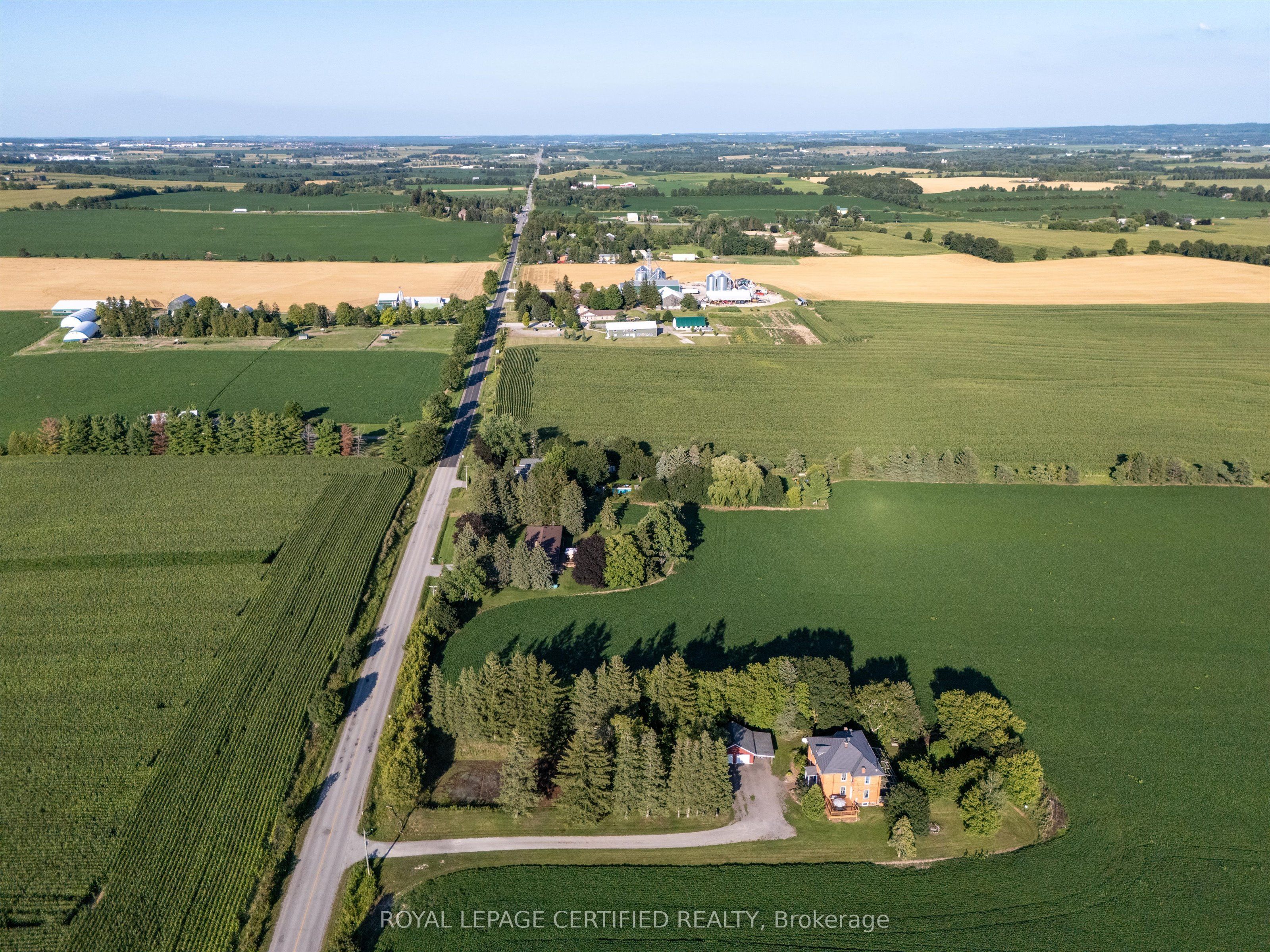4621 5th Line Property Photo 5