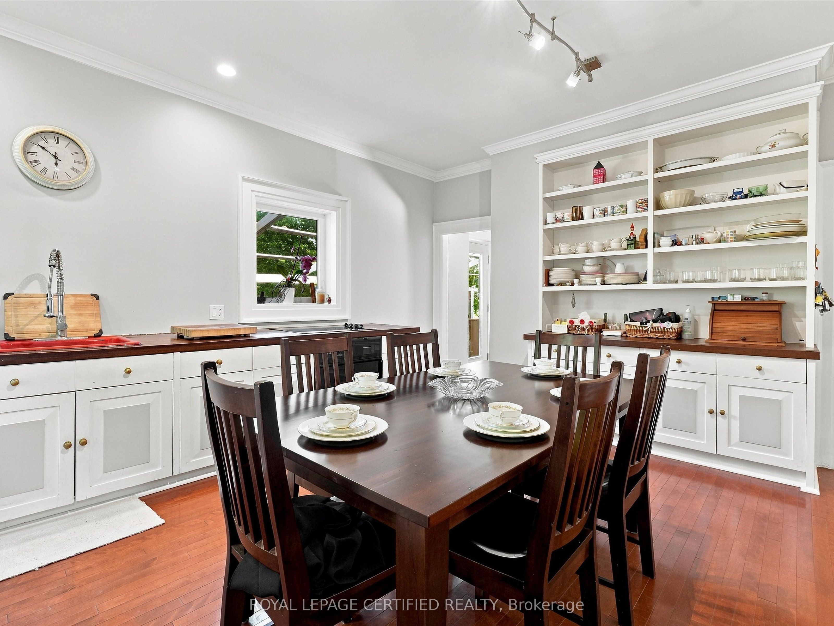 4621 5th Line Property Photo 13