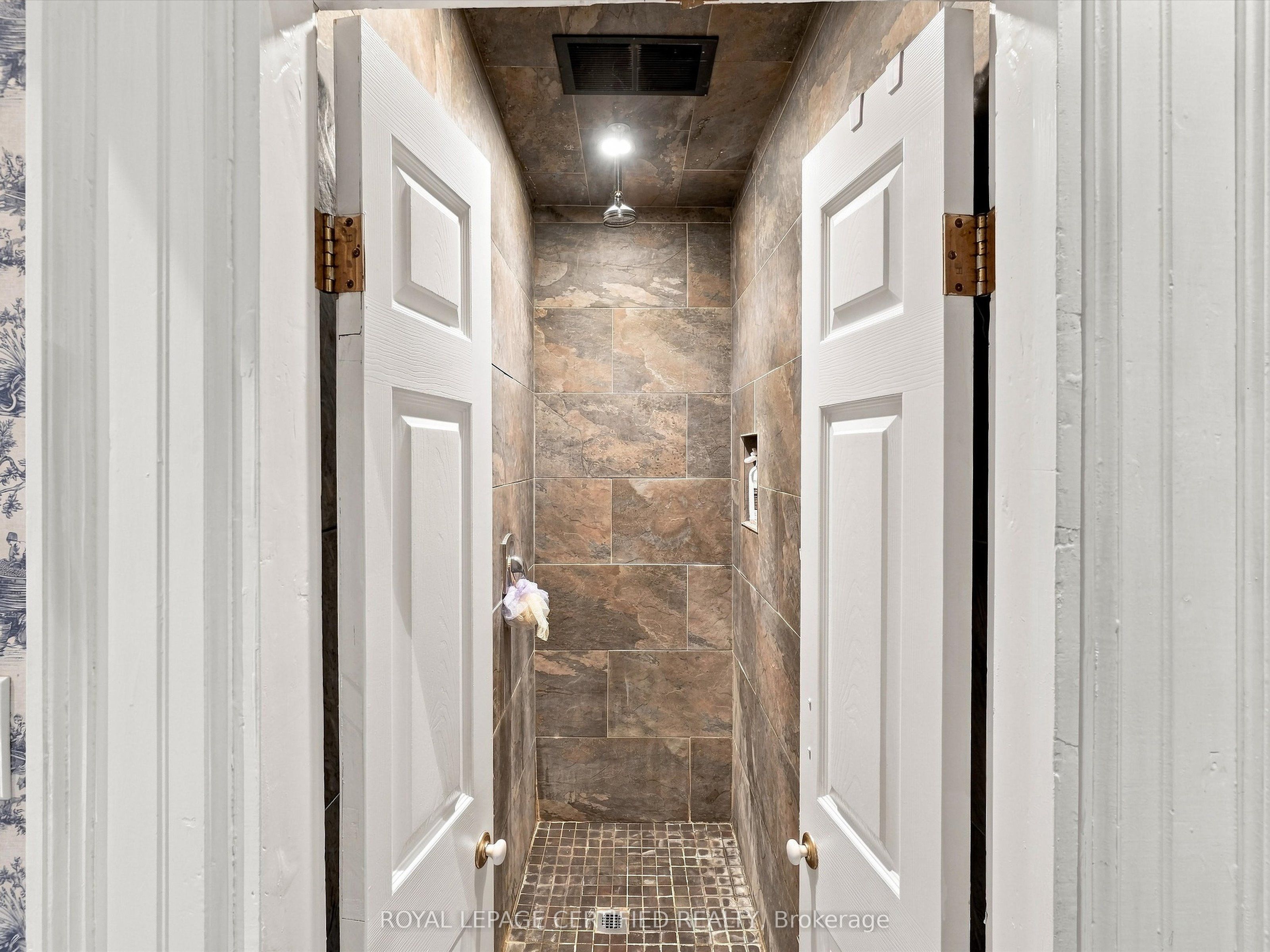 4621 5th Line Property Photo 43