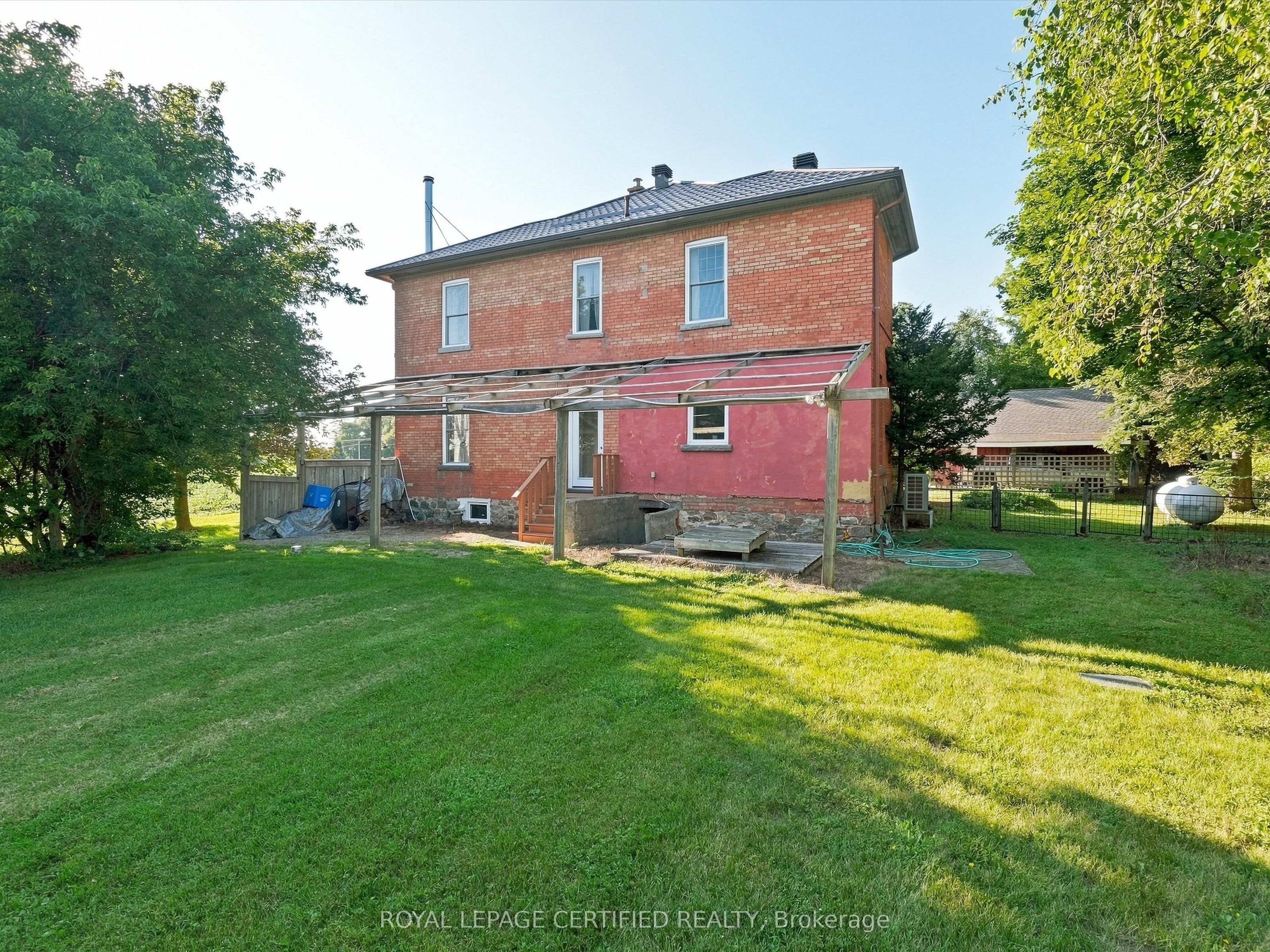 4621 5th Line Property Photo 45
