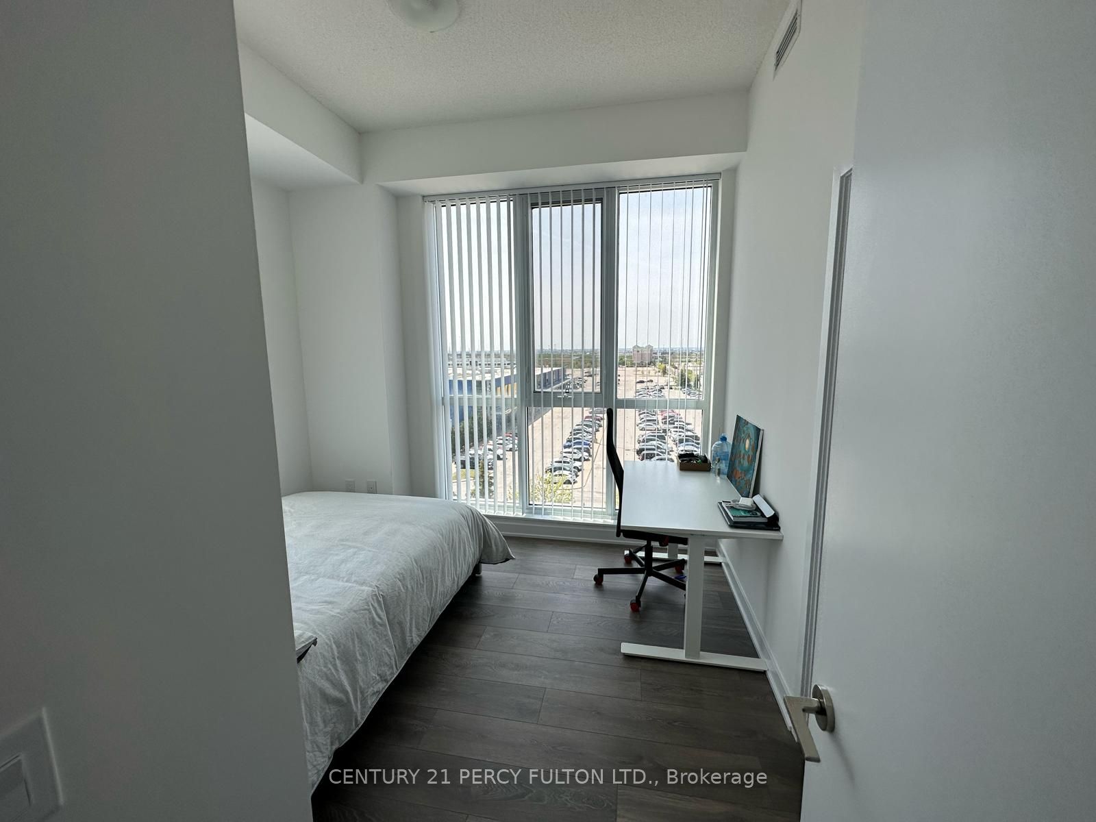 10 Honeycrisp Crescent 512 Property Photo 15