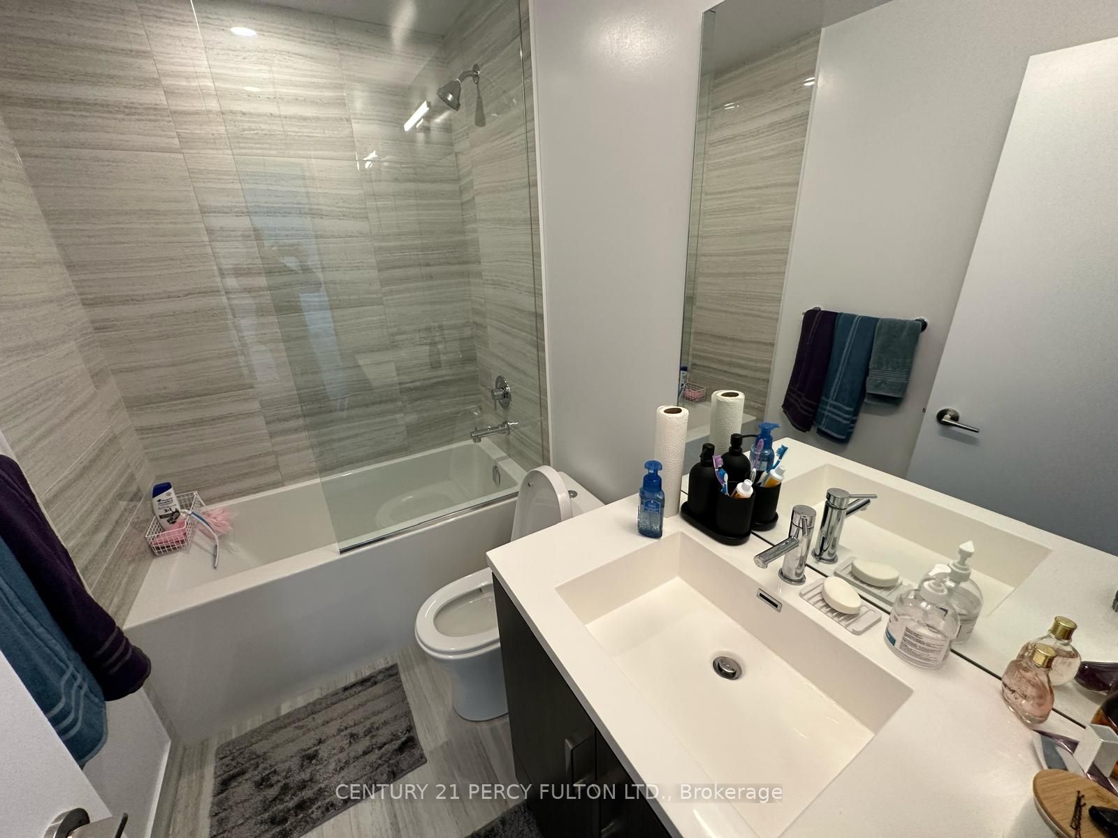 10 Honeycrisp Crescent 512 Property Photo 21