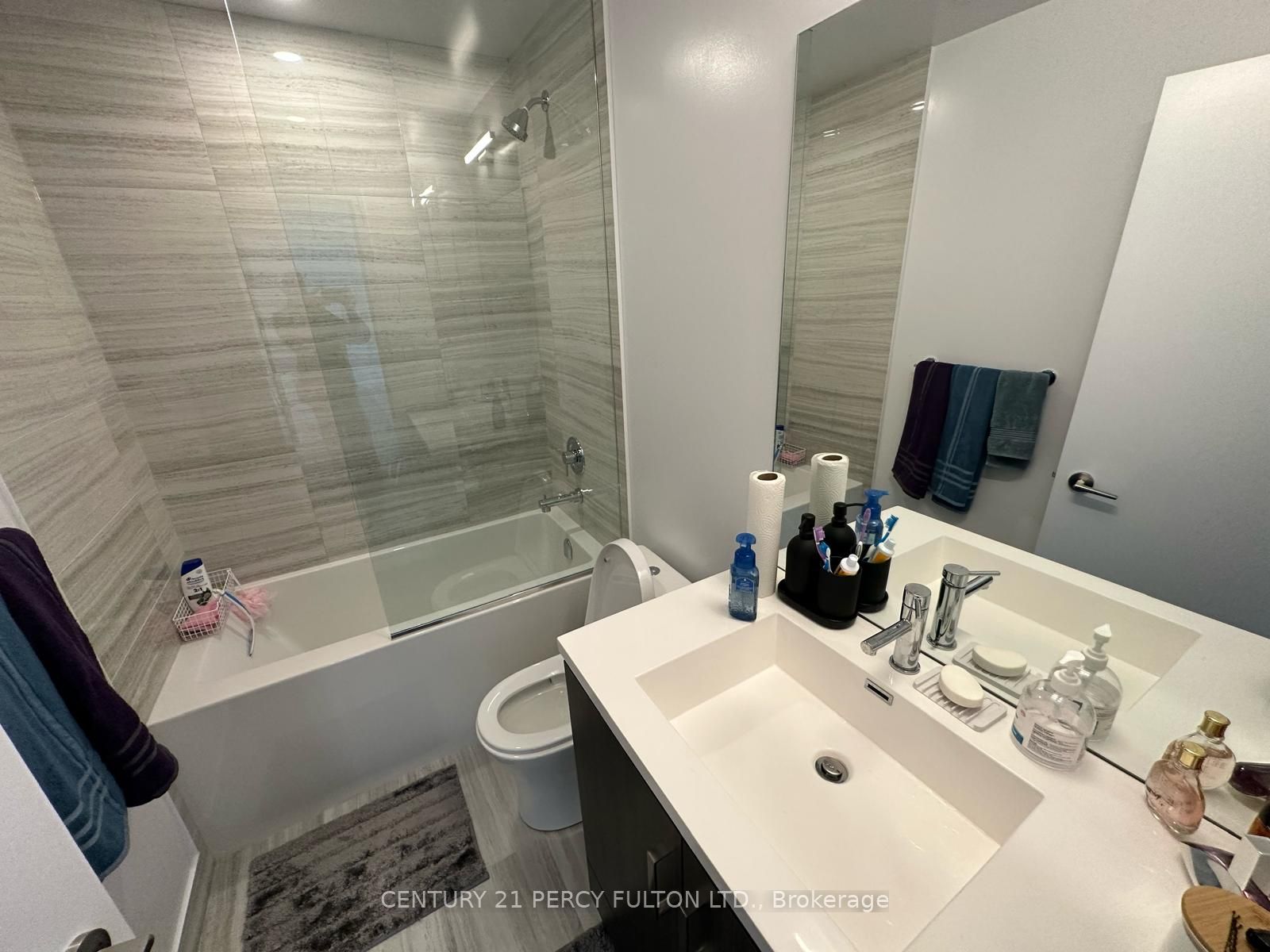 10 Honeycrisp Crescent 512 Property Photo 22