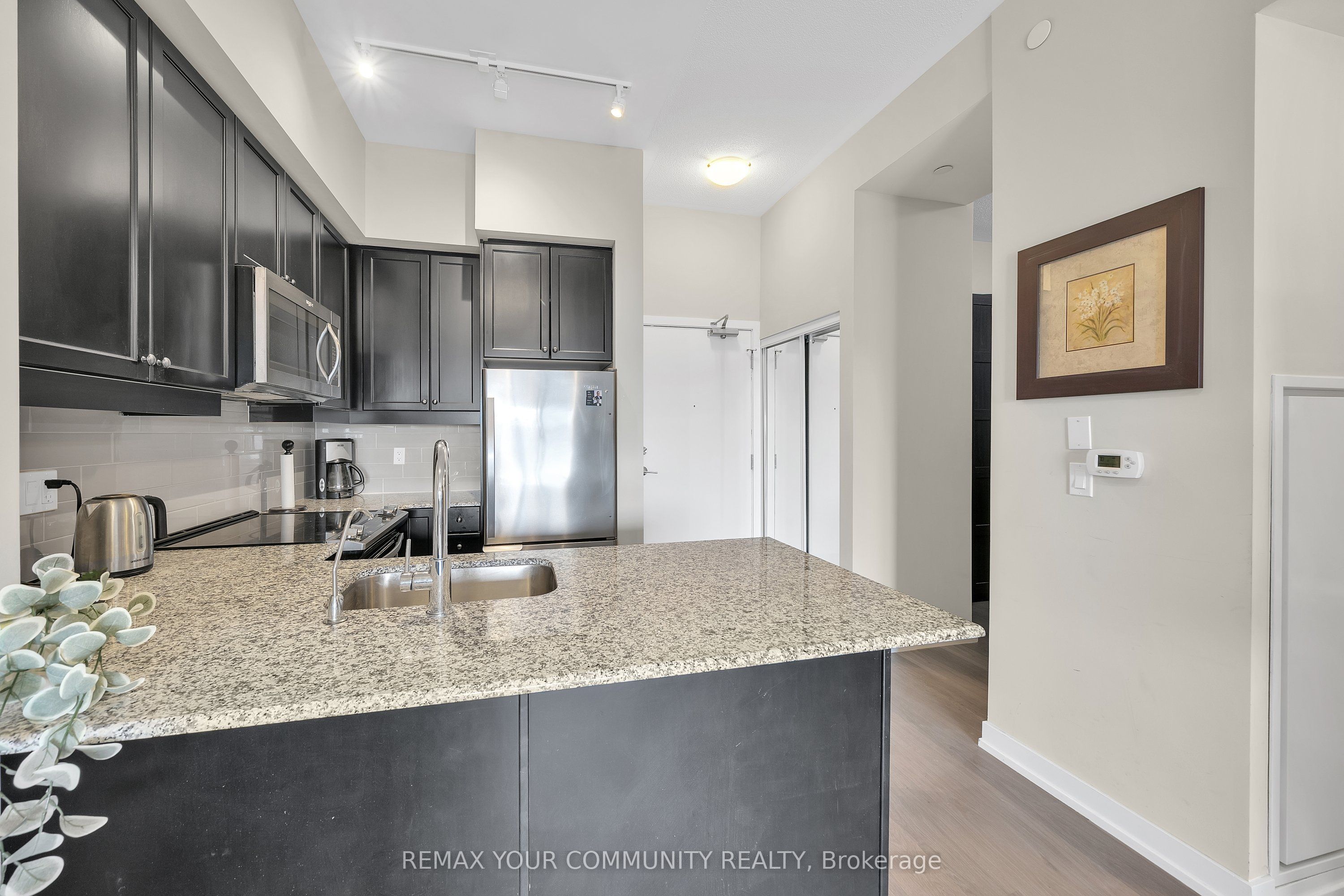 555 William Graham Drive Ph401 Property Photo 3