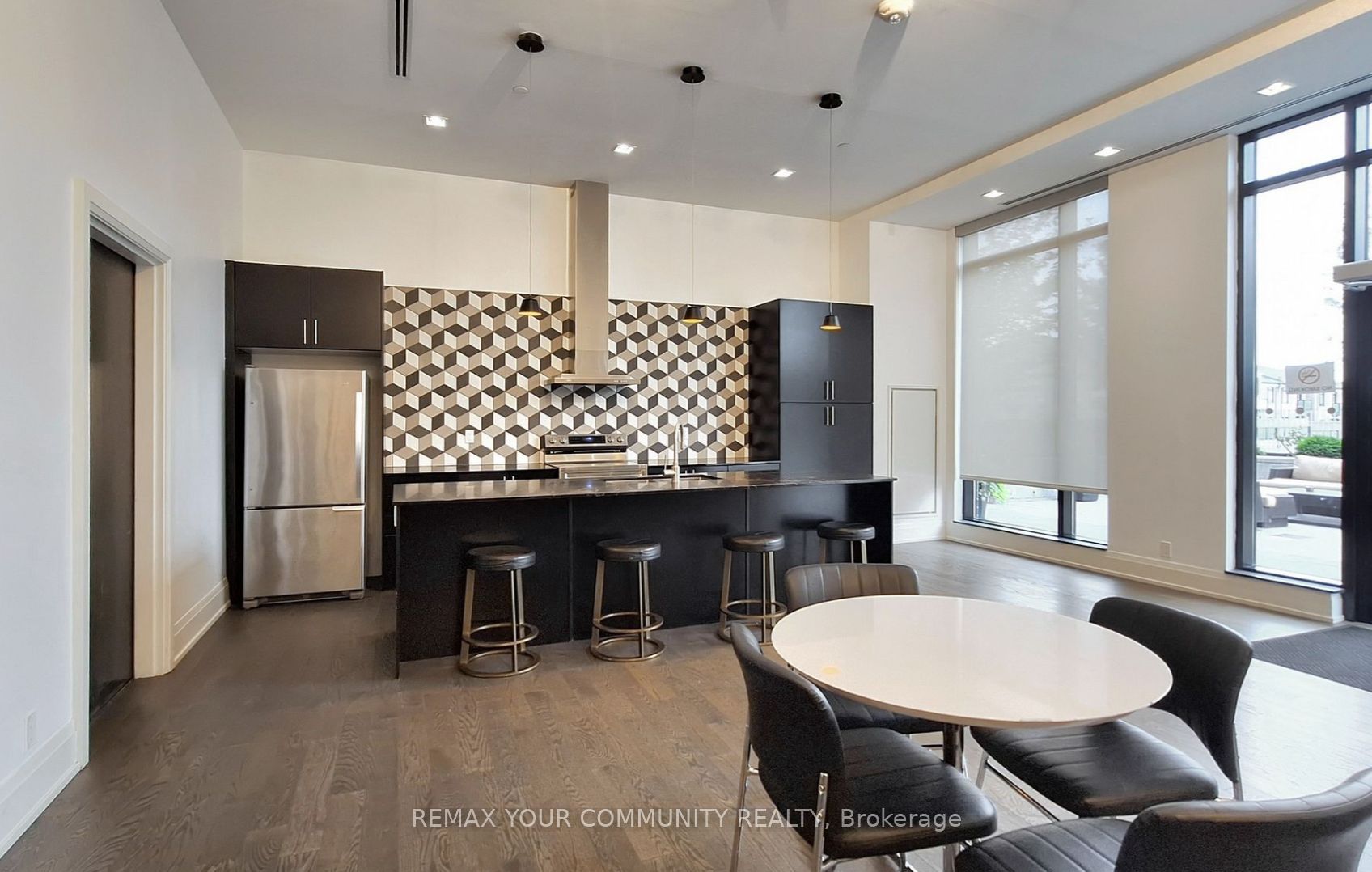 555 William Graham Drive Ph401 Property Photo 28