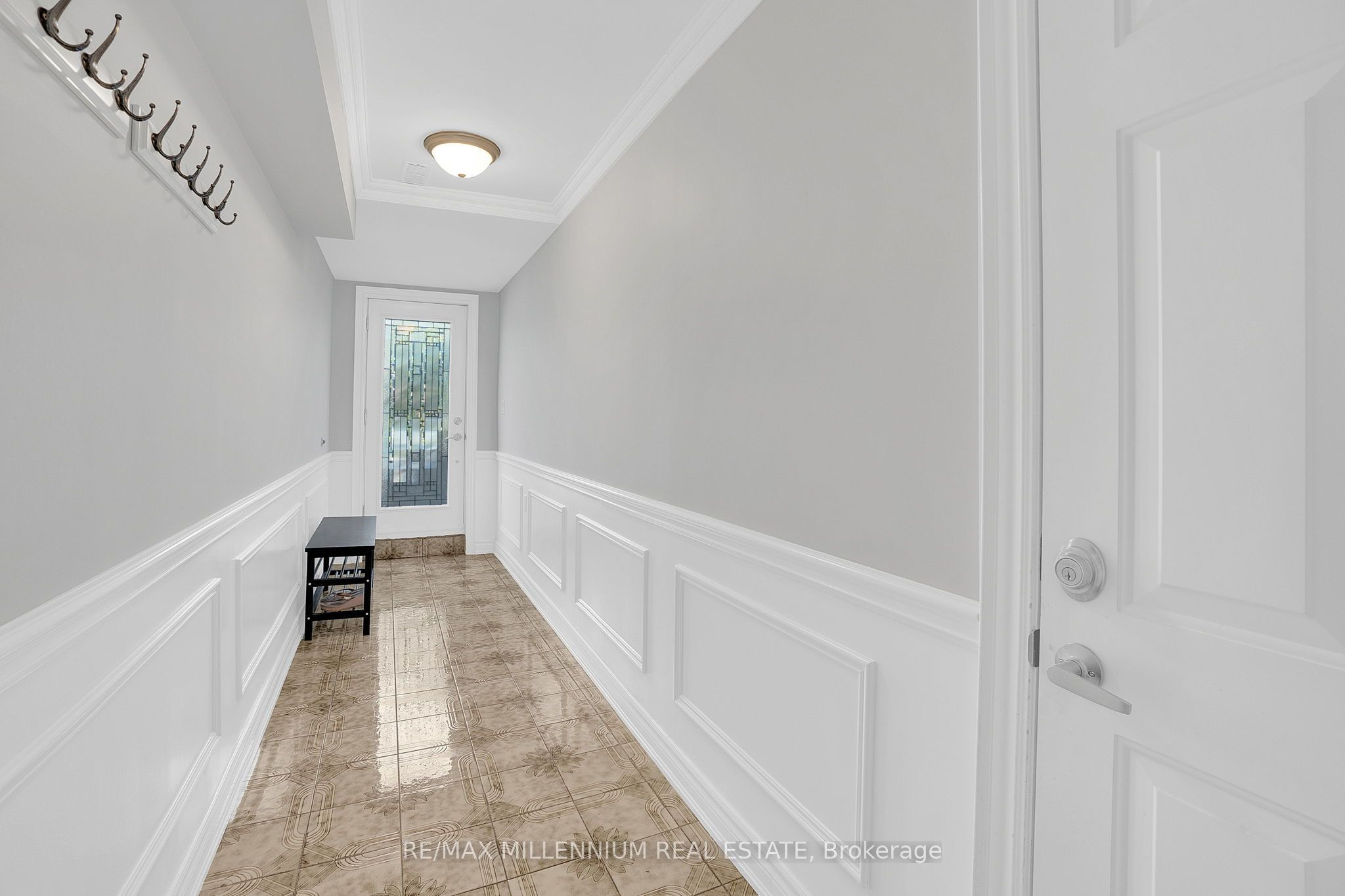 99 Willis Road Lower Property Photo 2
