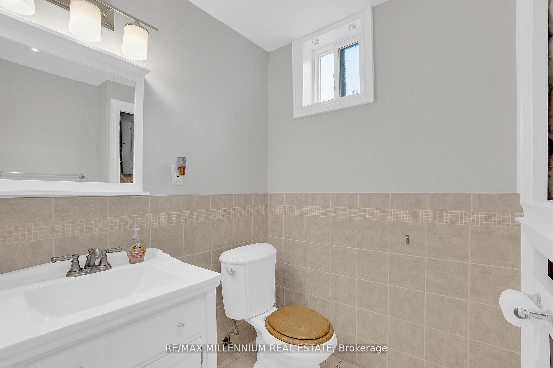 99 Willis Road Lower Property Photo 9