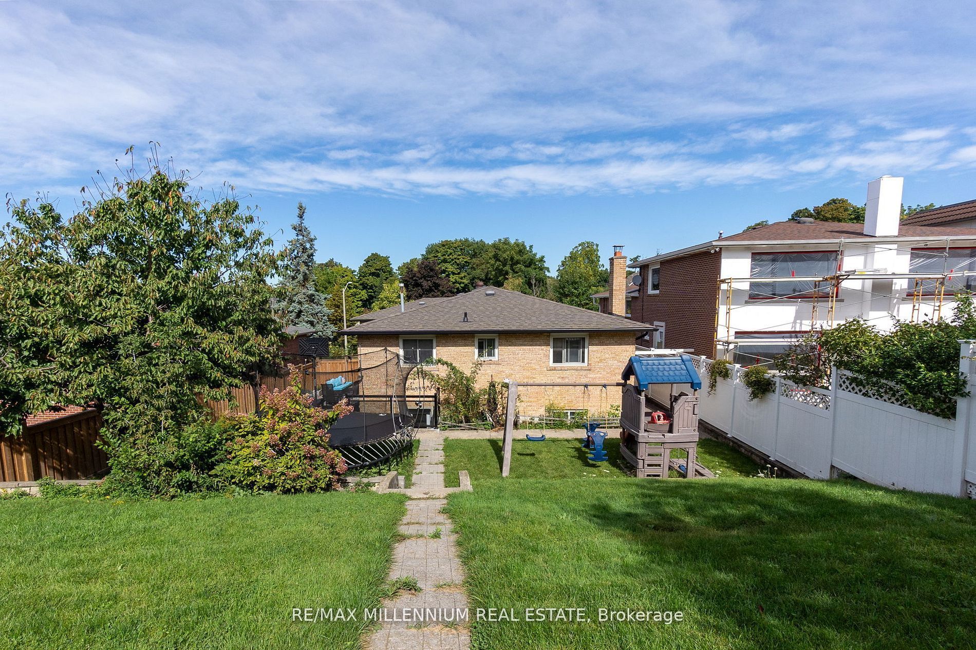 99 Willis Road Lower Property Photo 11