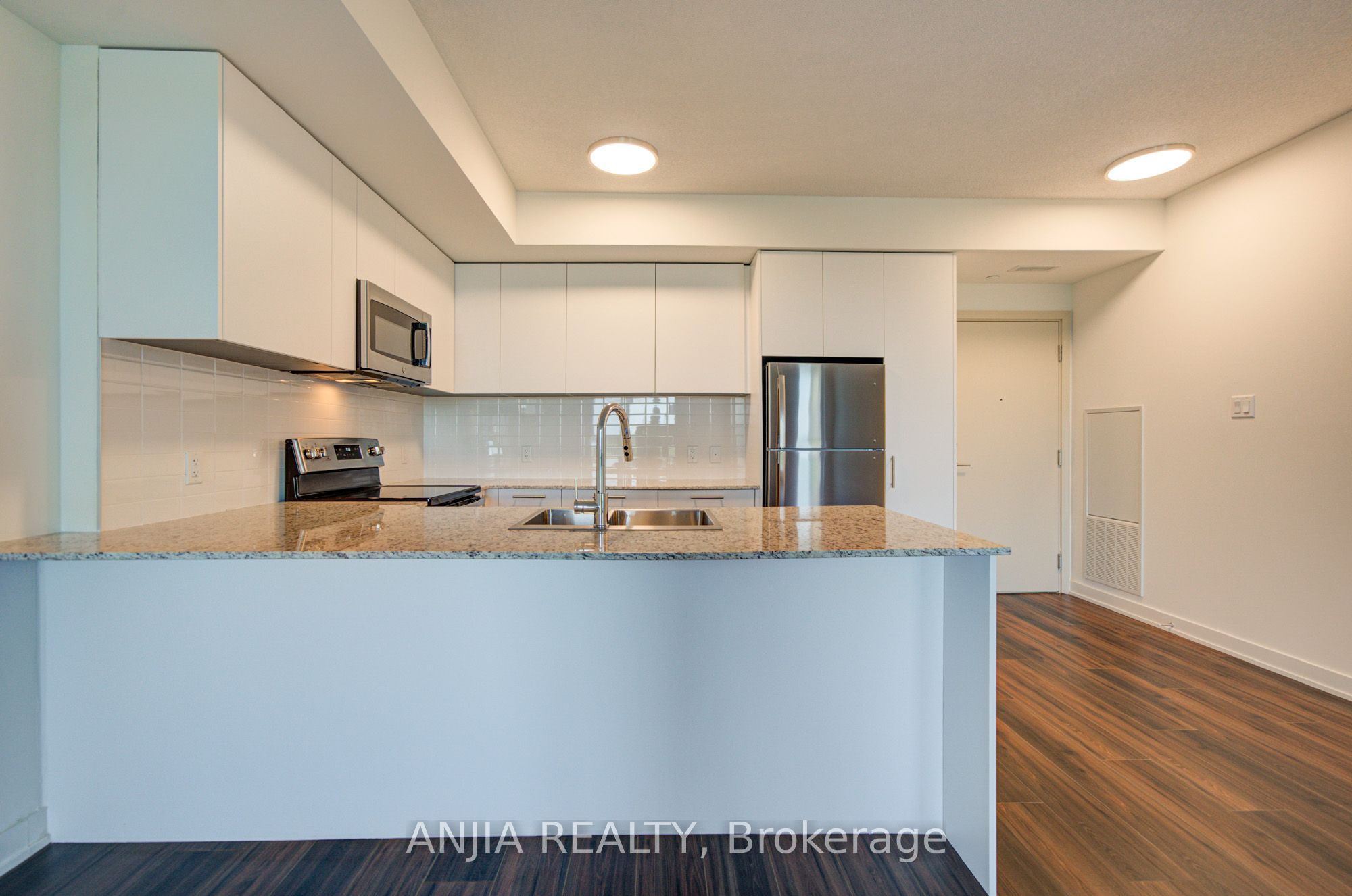101 Cathedral High Street 303 Property Photo 11