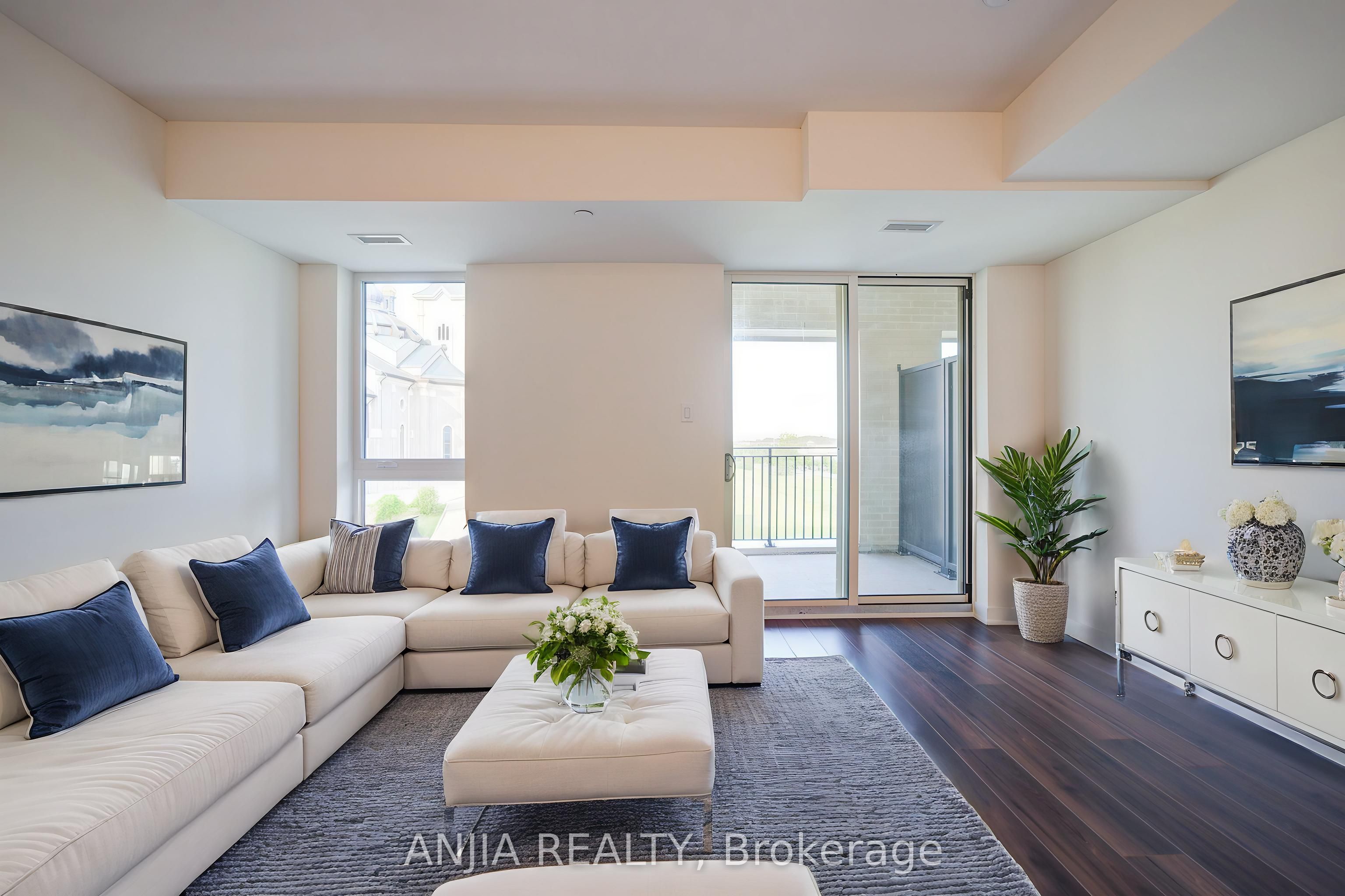 101 Cathedral High Street 303 Property Photo 12