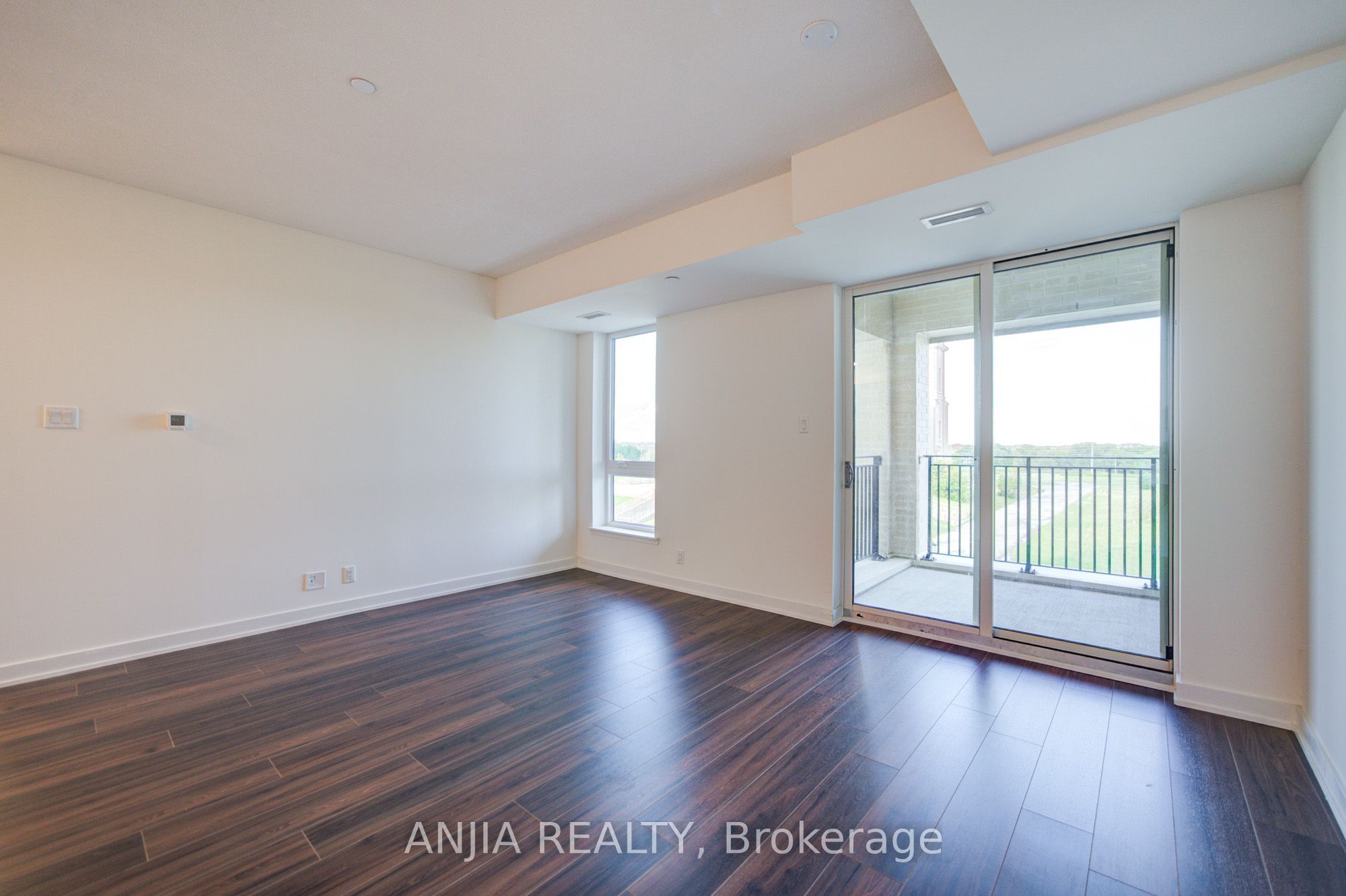101 Cathedral High Street 303 Property Photo 13