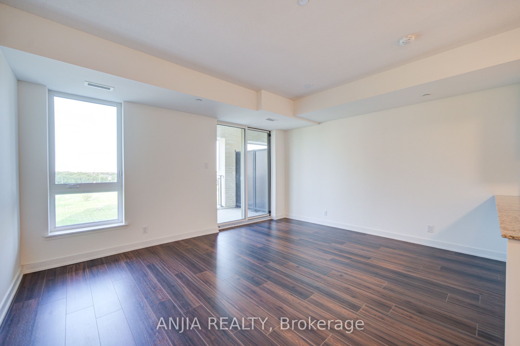 101 Cathedral High Street 303 Property Photo 14