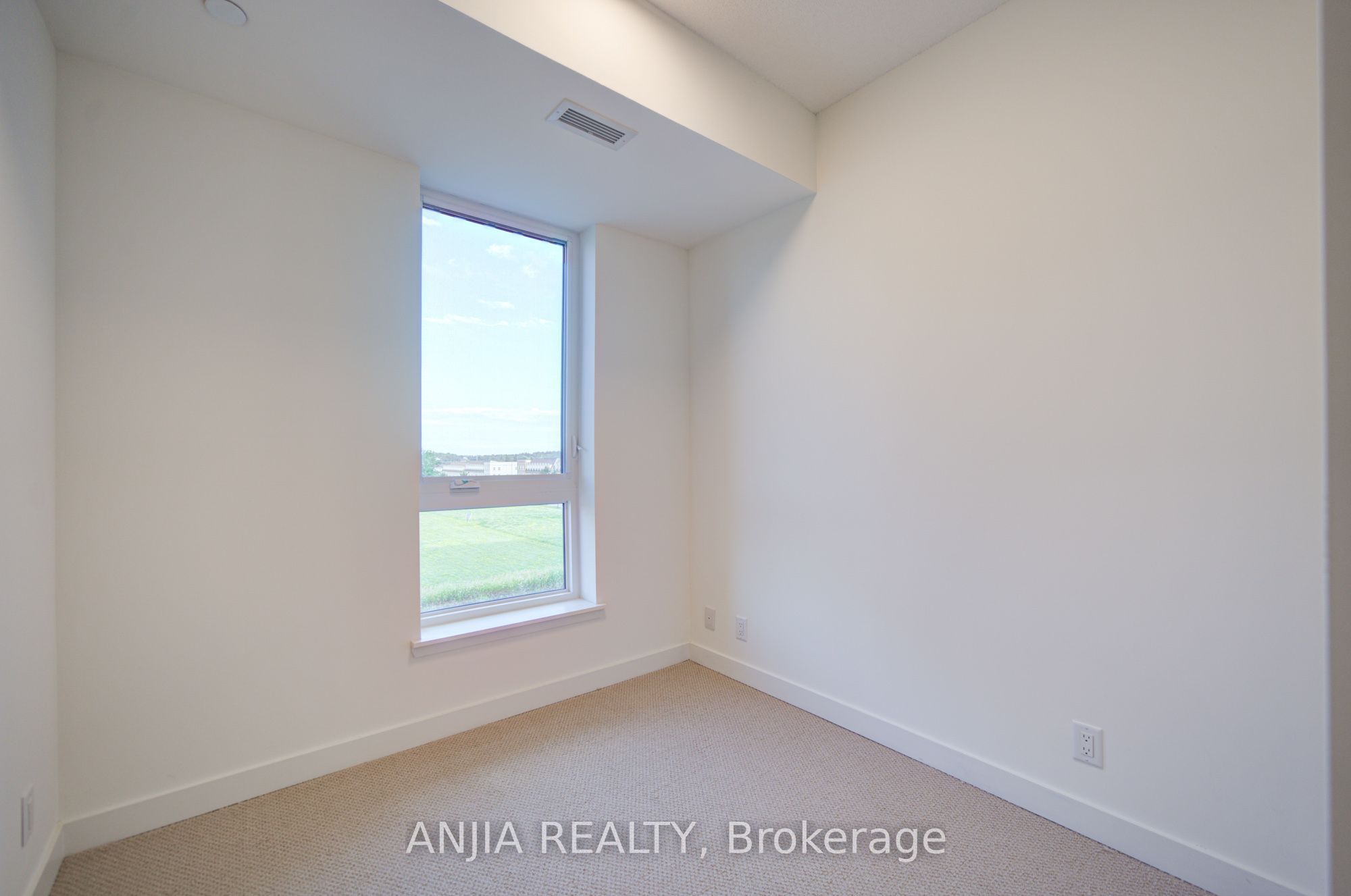 101 Cathedral High Street 303 Property Photo 20