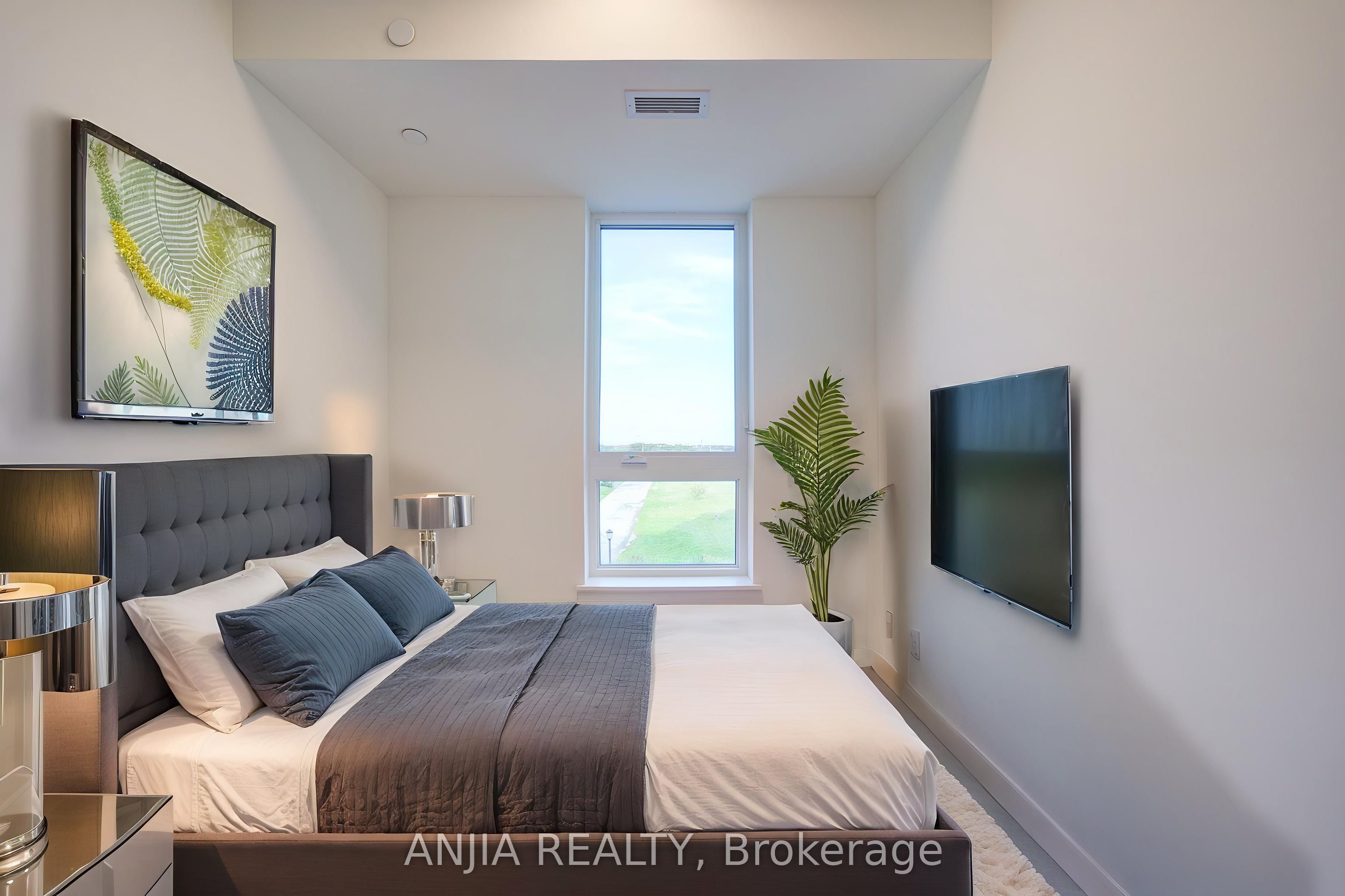 101 Cathedral High Street 303 Property Photo 23