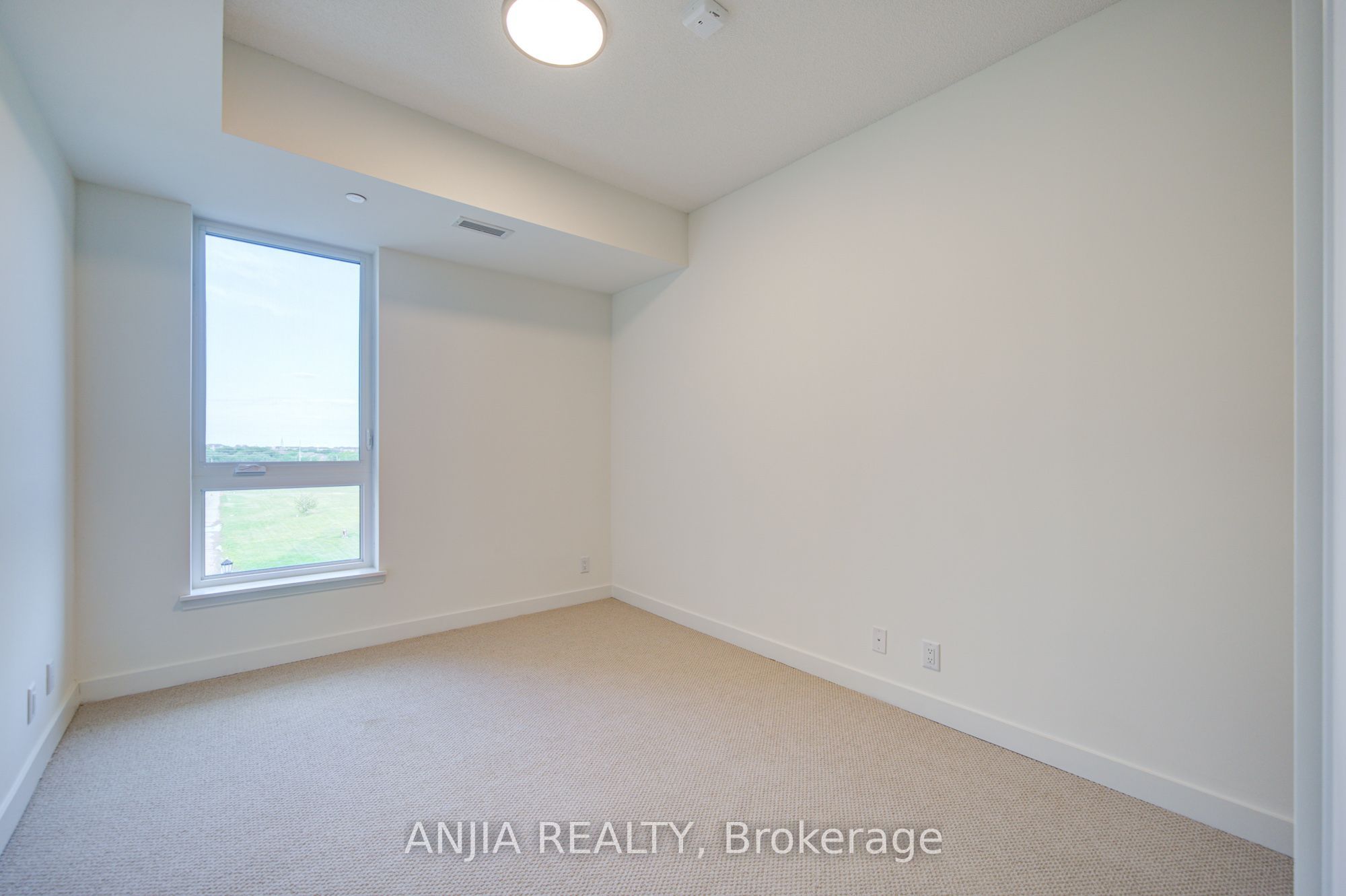 101 Cathedral High Street 303 Property Photo 24