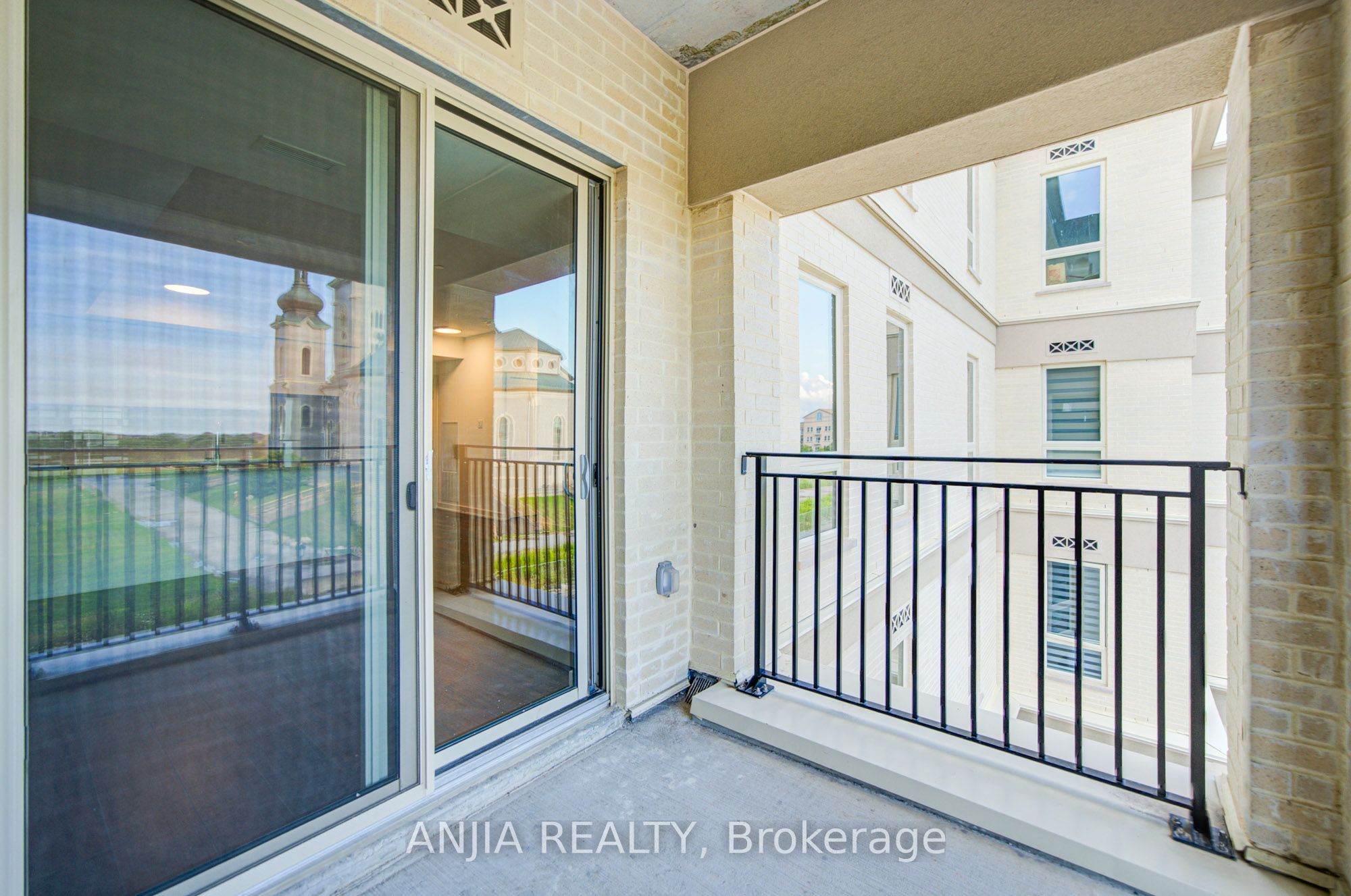 101 Cathedral High Street 303 Property Photo 31