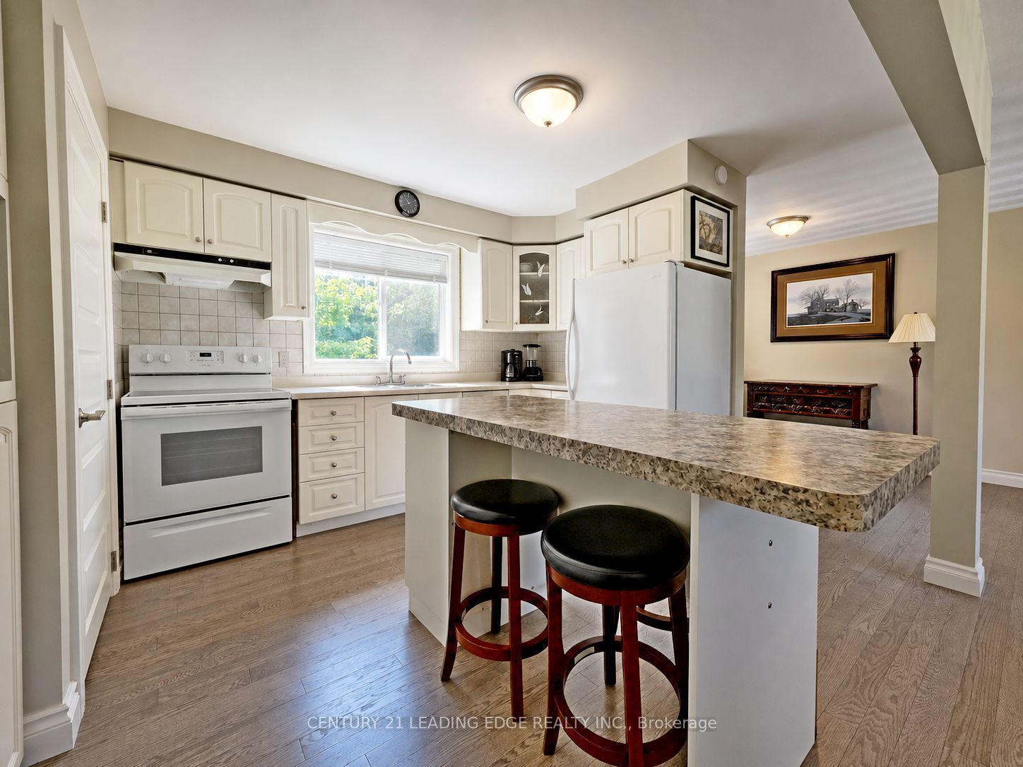 76 Market Street Property Photo 10