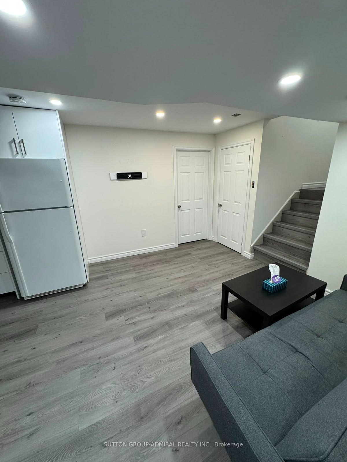 39 Crown Crescent (basement) Property Photo 9