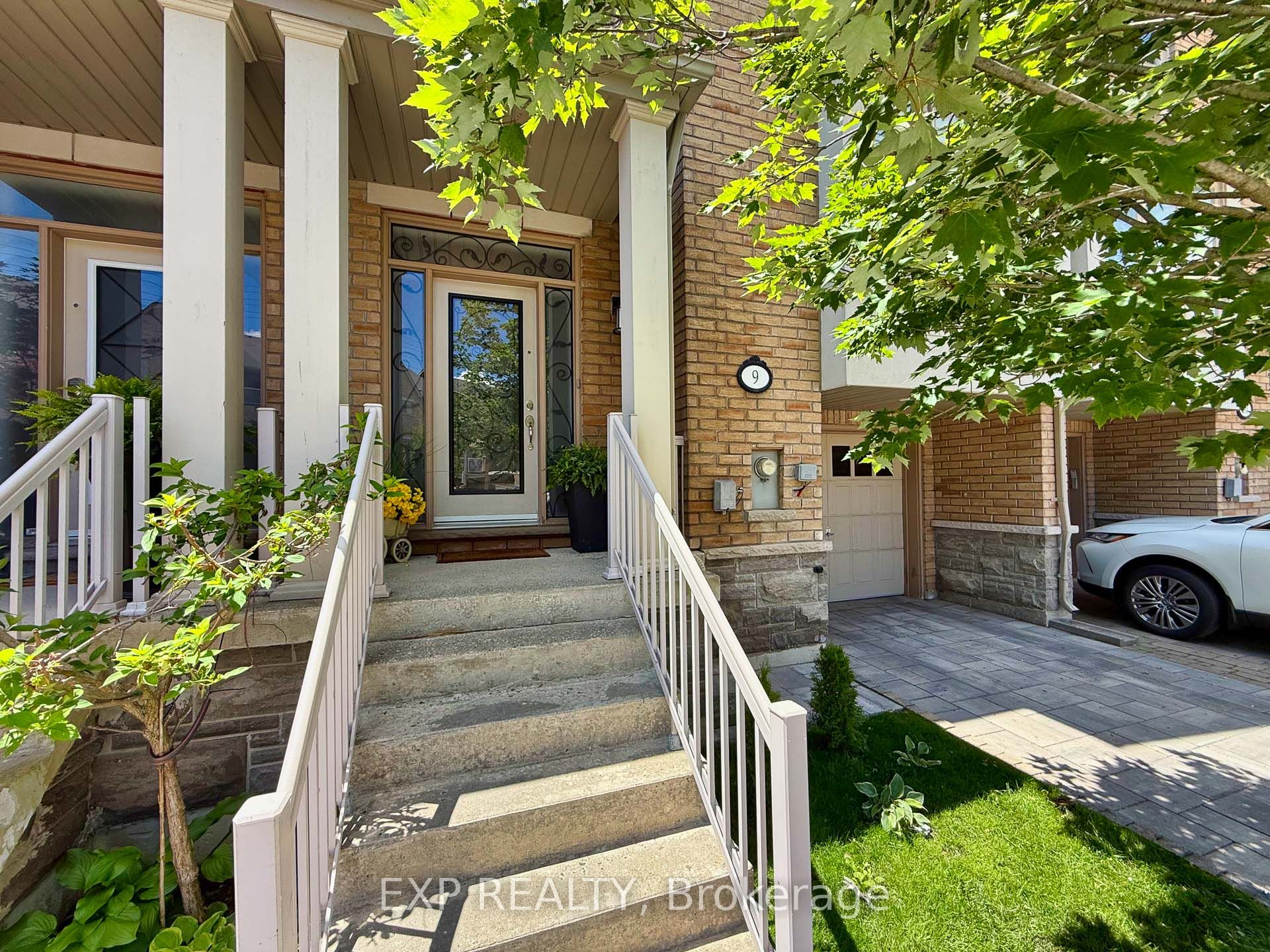 8900 Bathurst Street 9 Property Photo 5