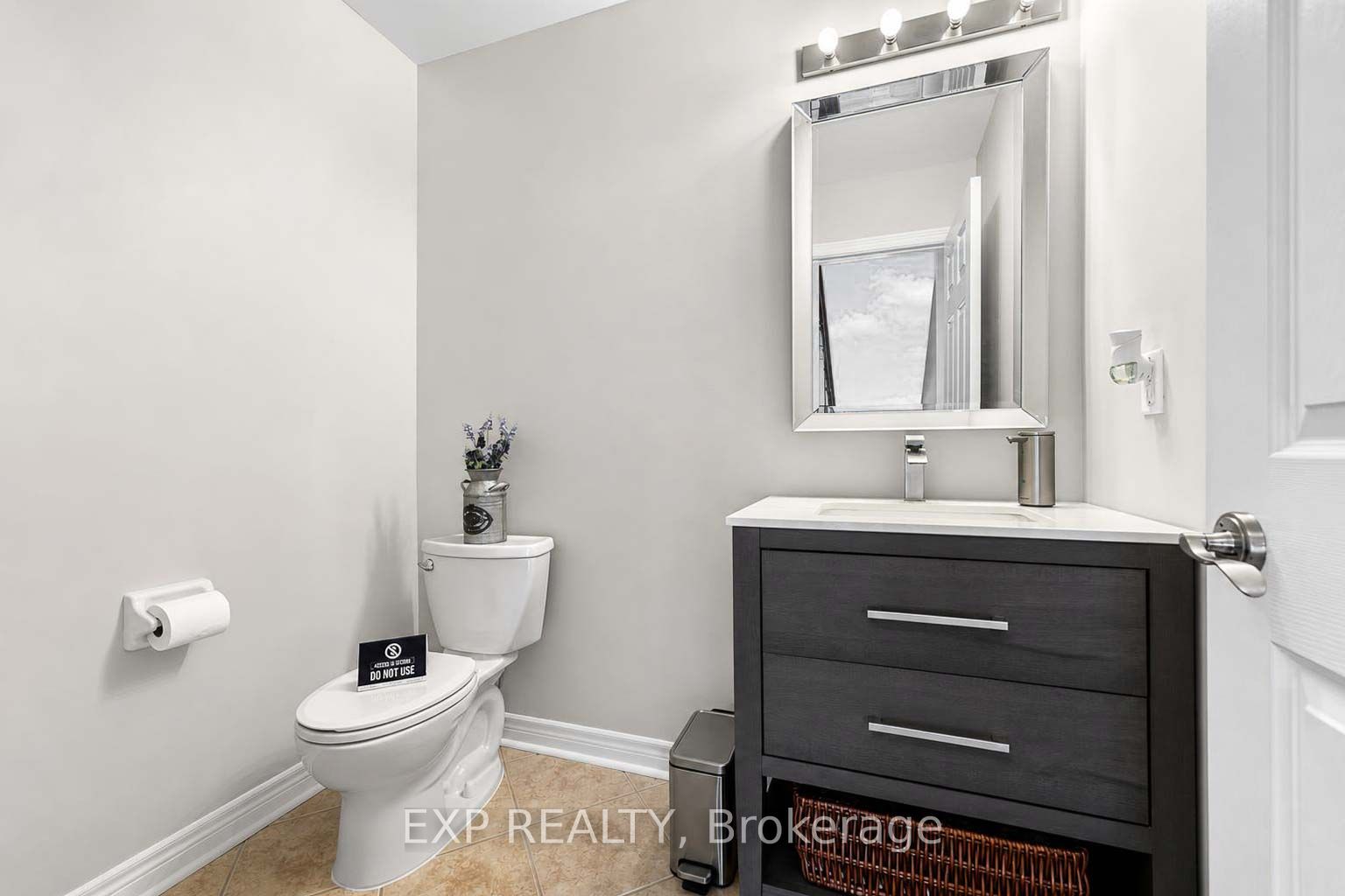 8900 Bathurst Street 9 Property Photo 23