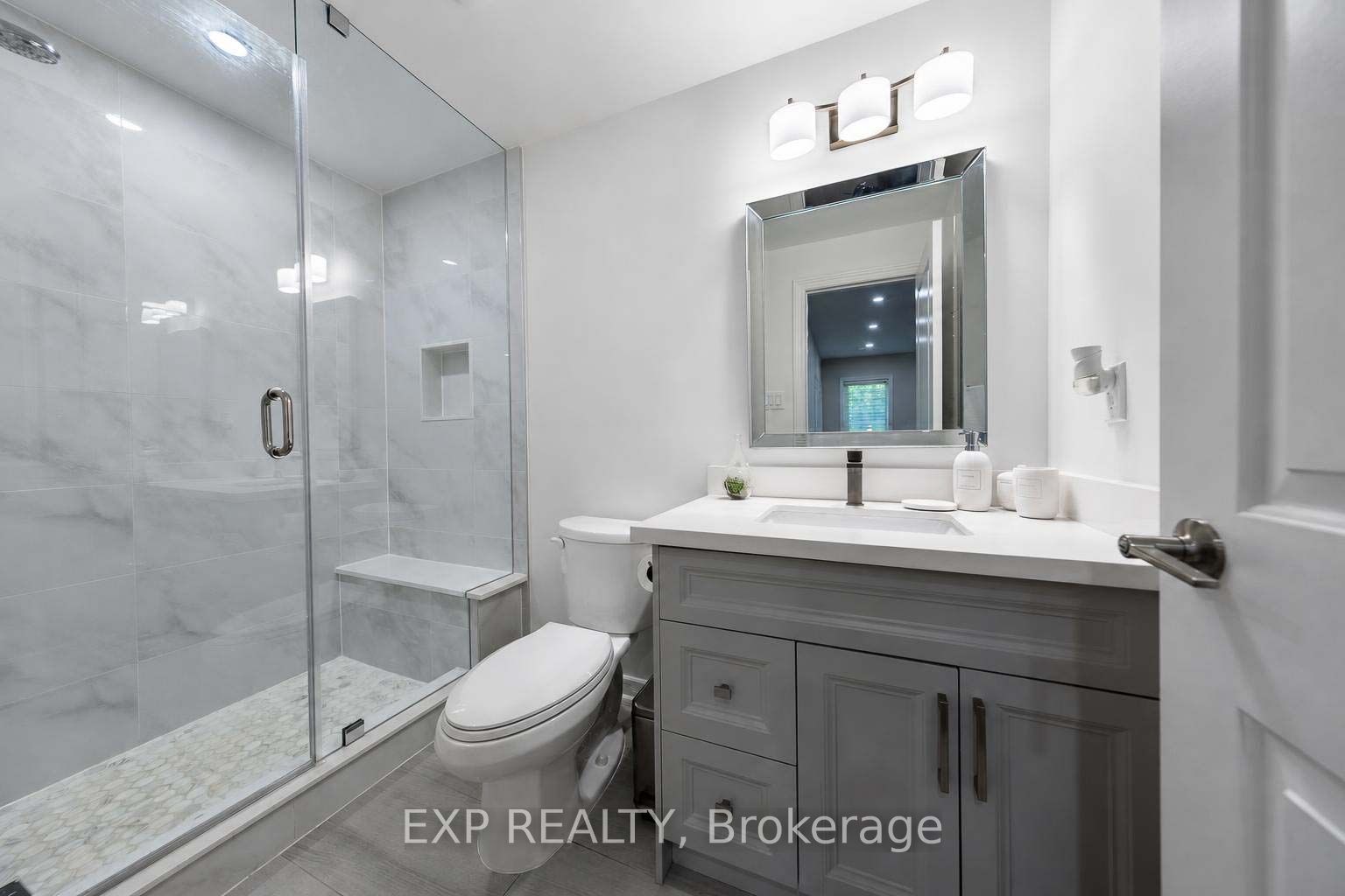 8900 Bathurst Street 9 Property Photo 36