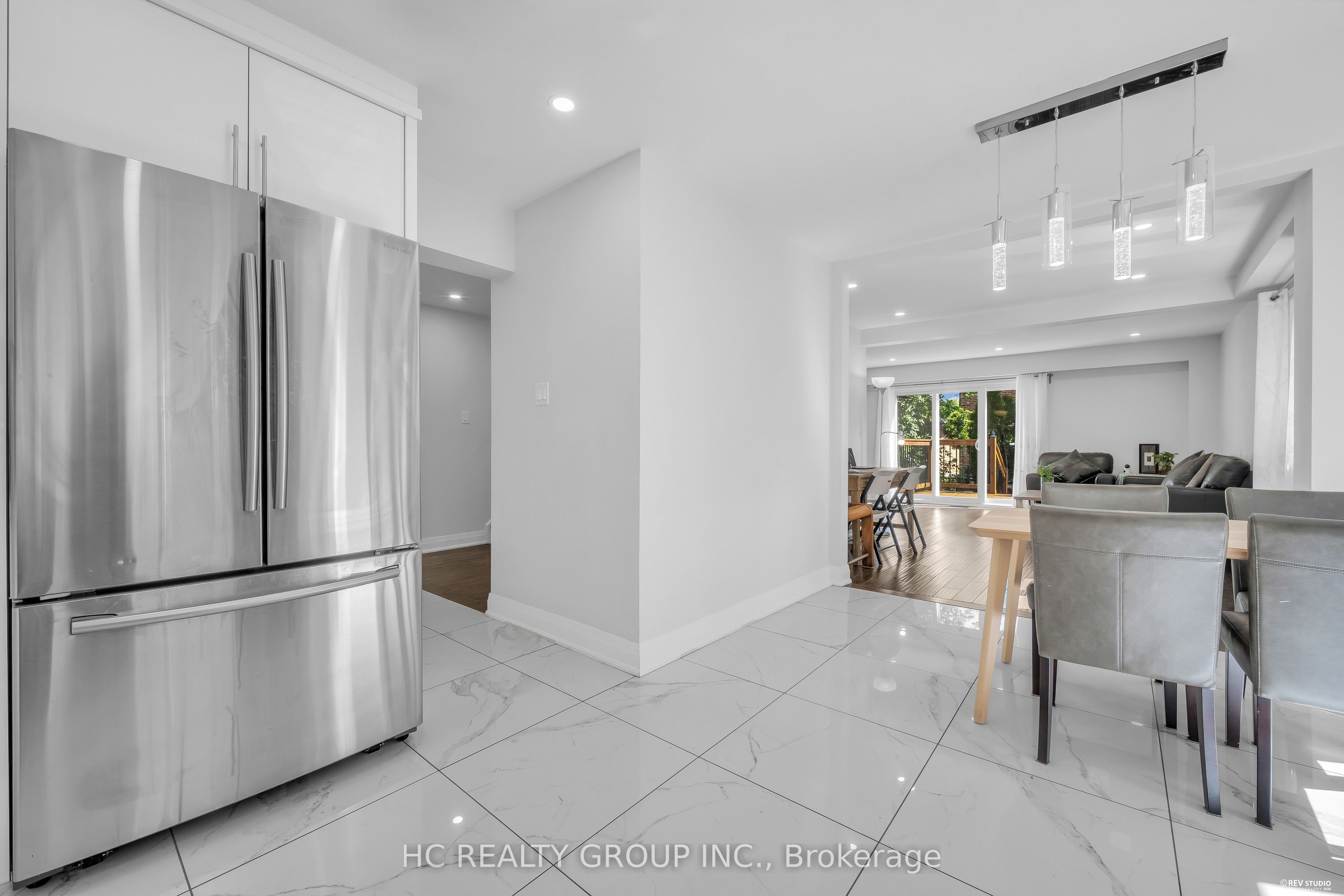 17 Pugsley Avenue Property Photo 17