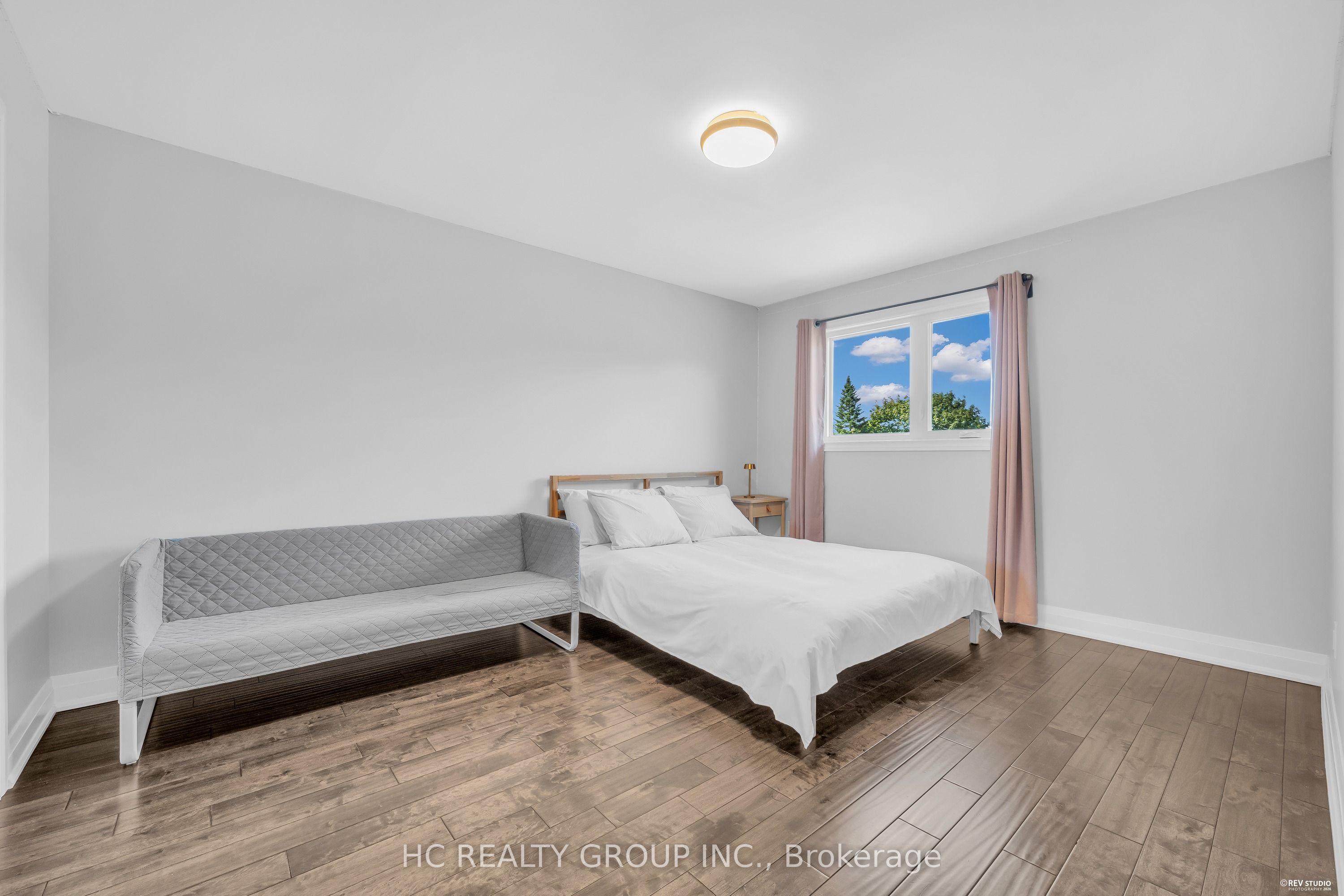 17 Pugsley Avenue Property Photo 23