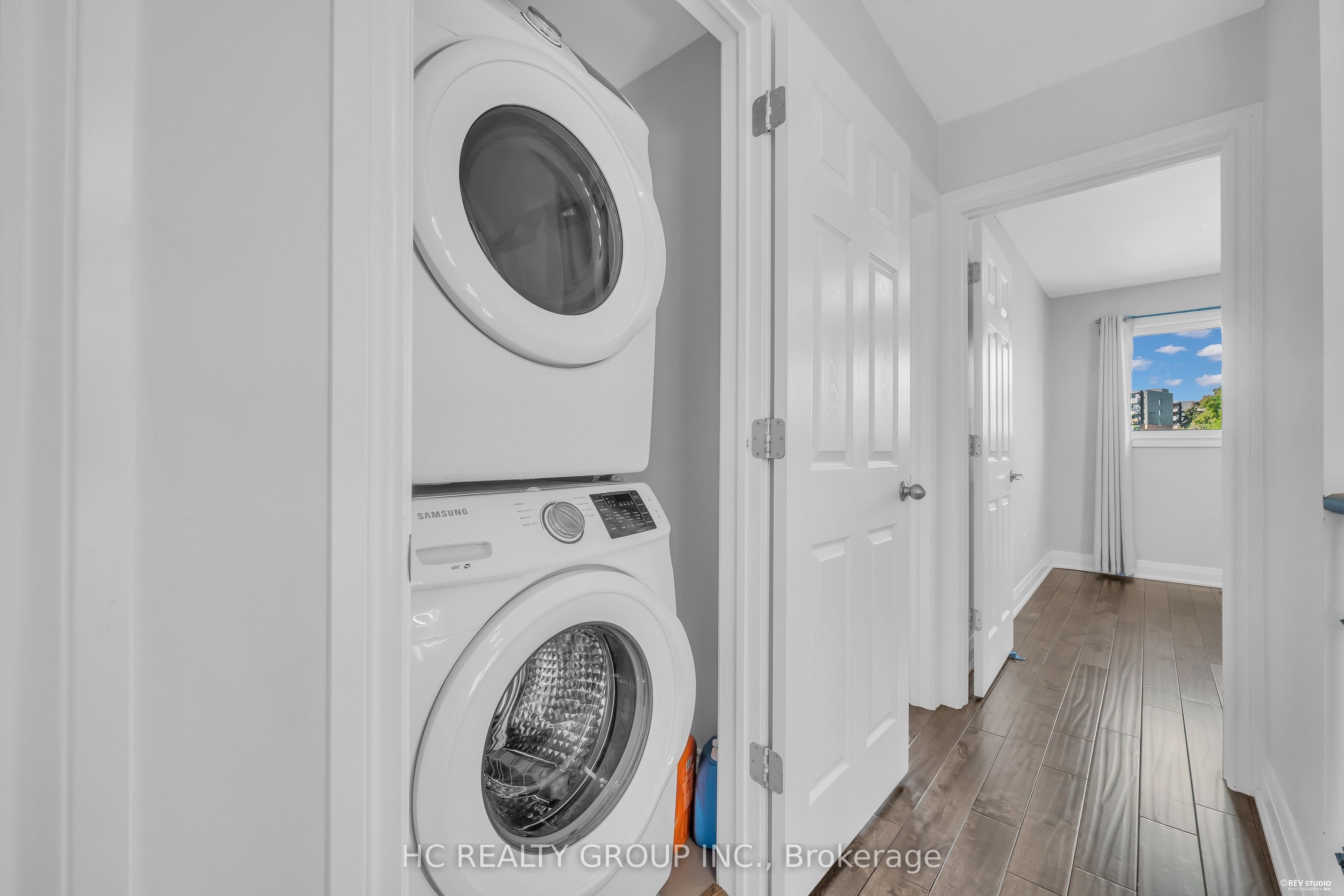 17 Pugsley Avenue Property Photo 26