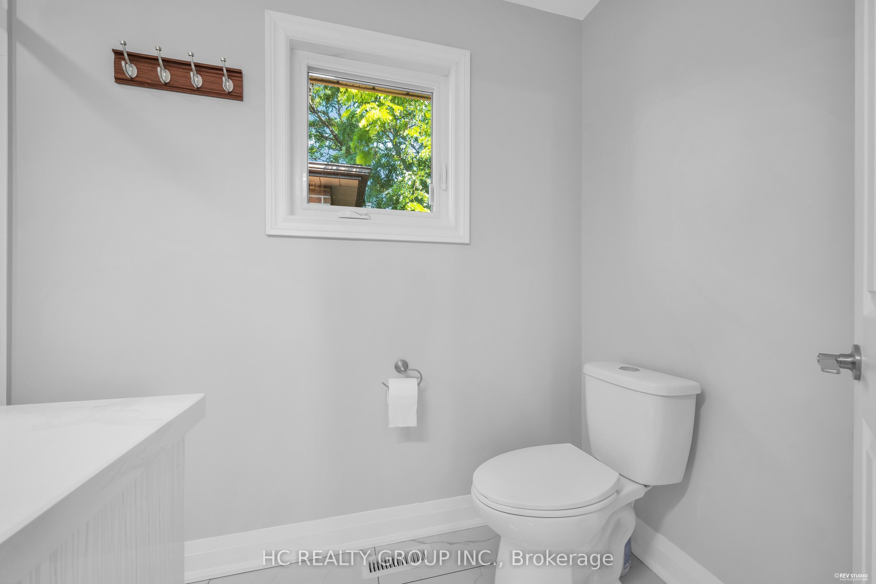 17 Pugsley Avenue Property Photo 28