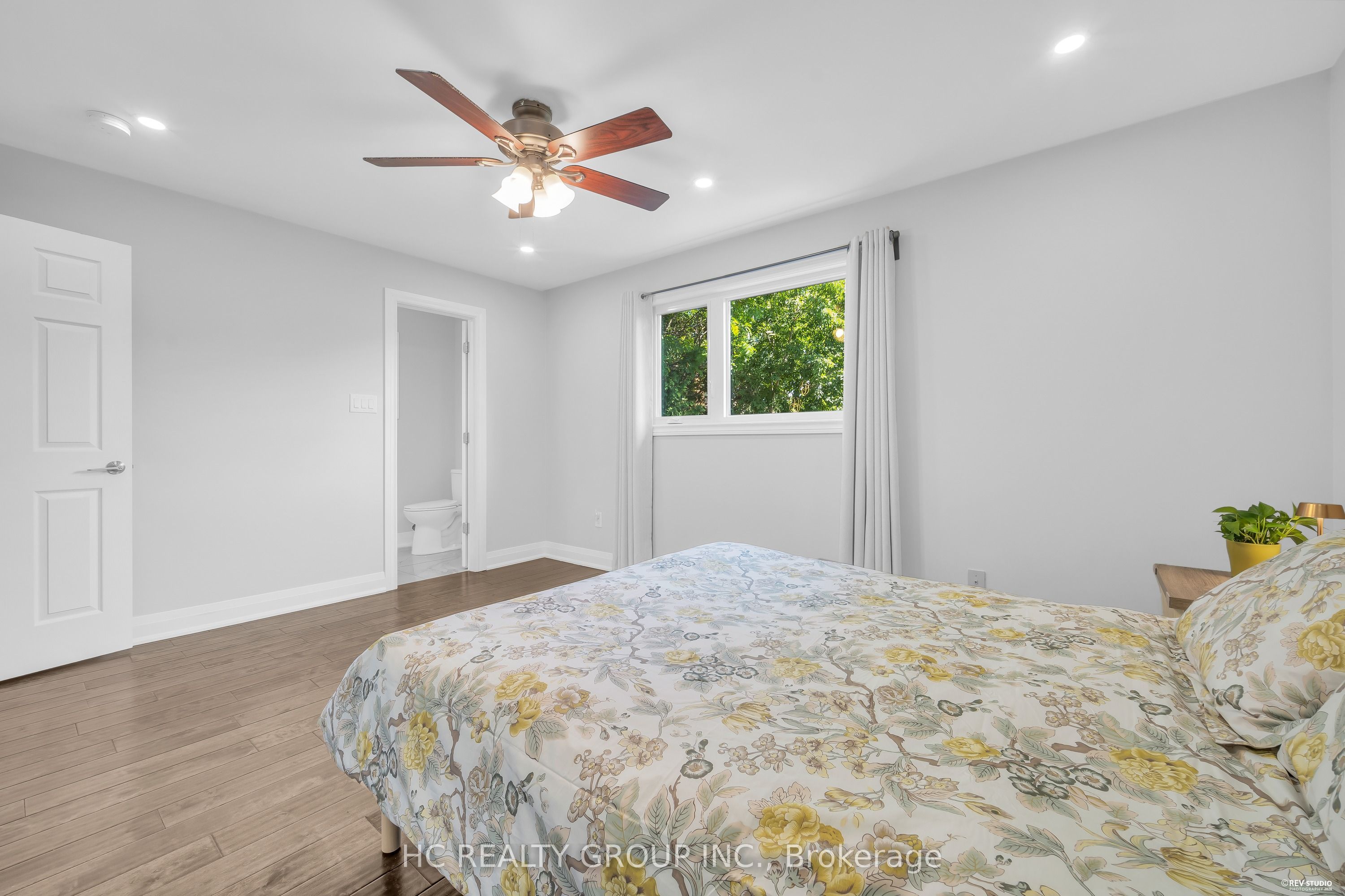17 Pugsley Avenue Property Photo 31