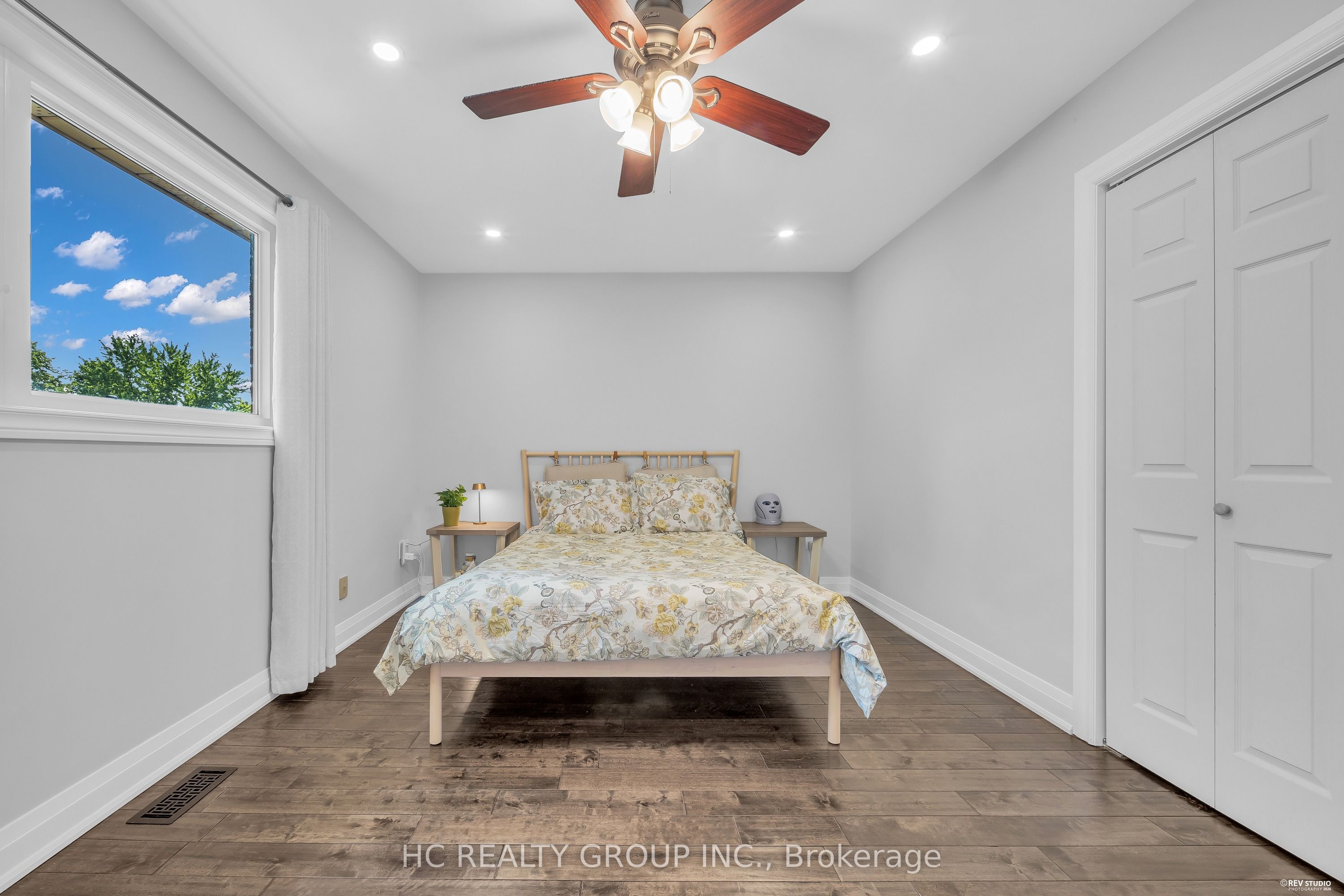 17 Pugsley Avenue Property Photo 32