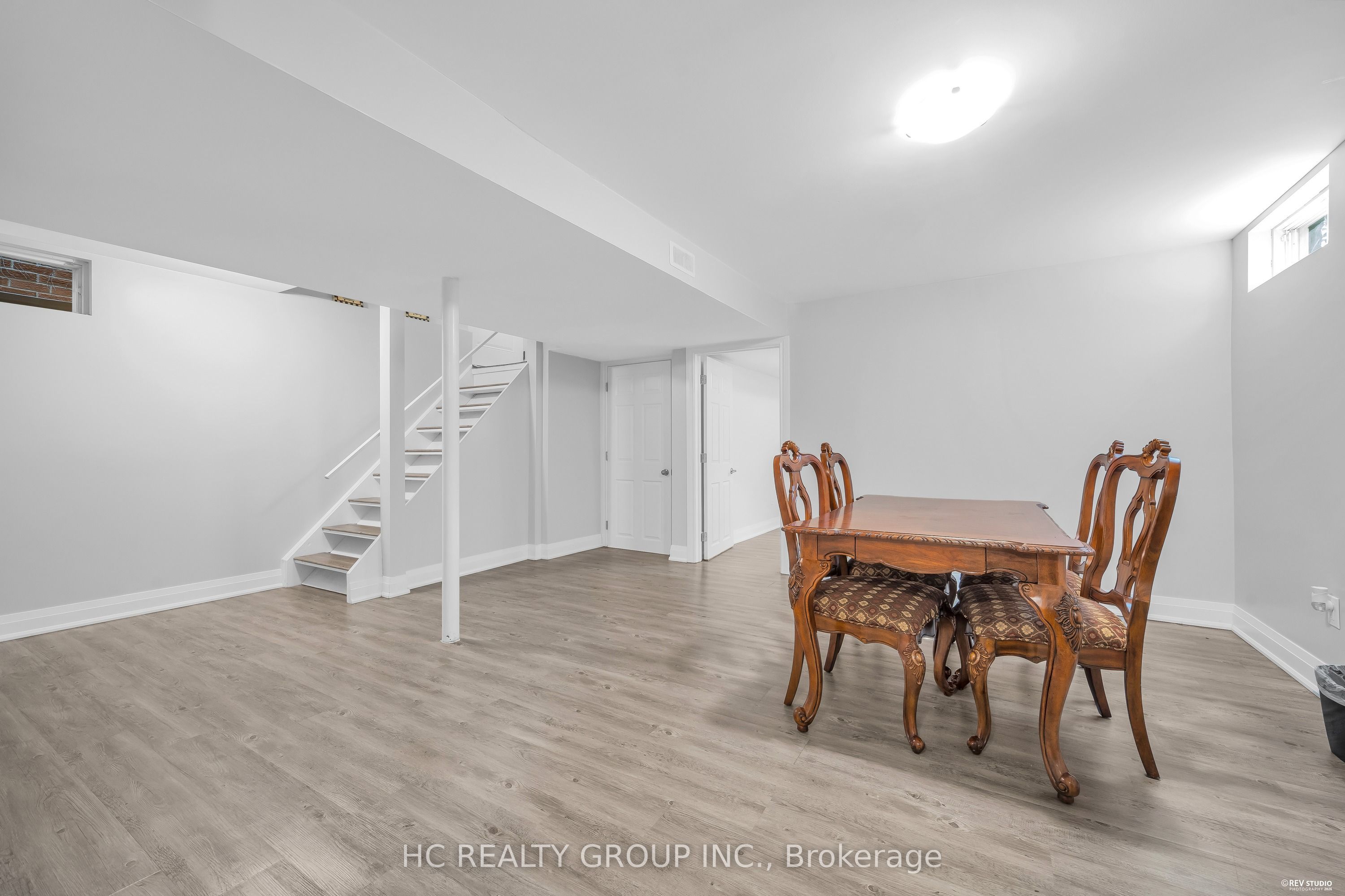 17 Pugsley Avenue Property Photo 35