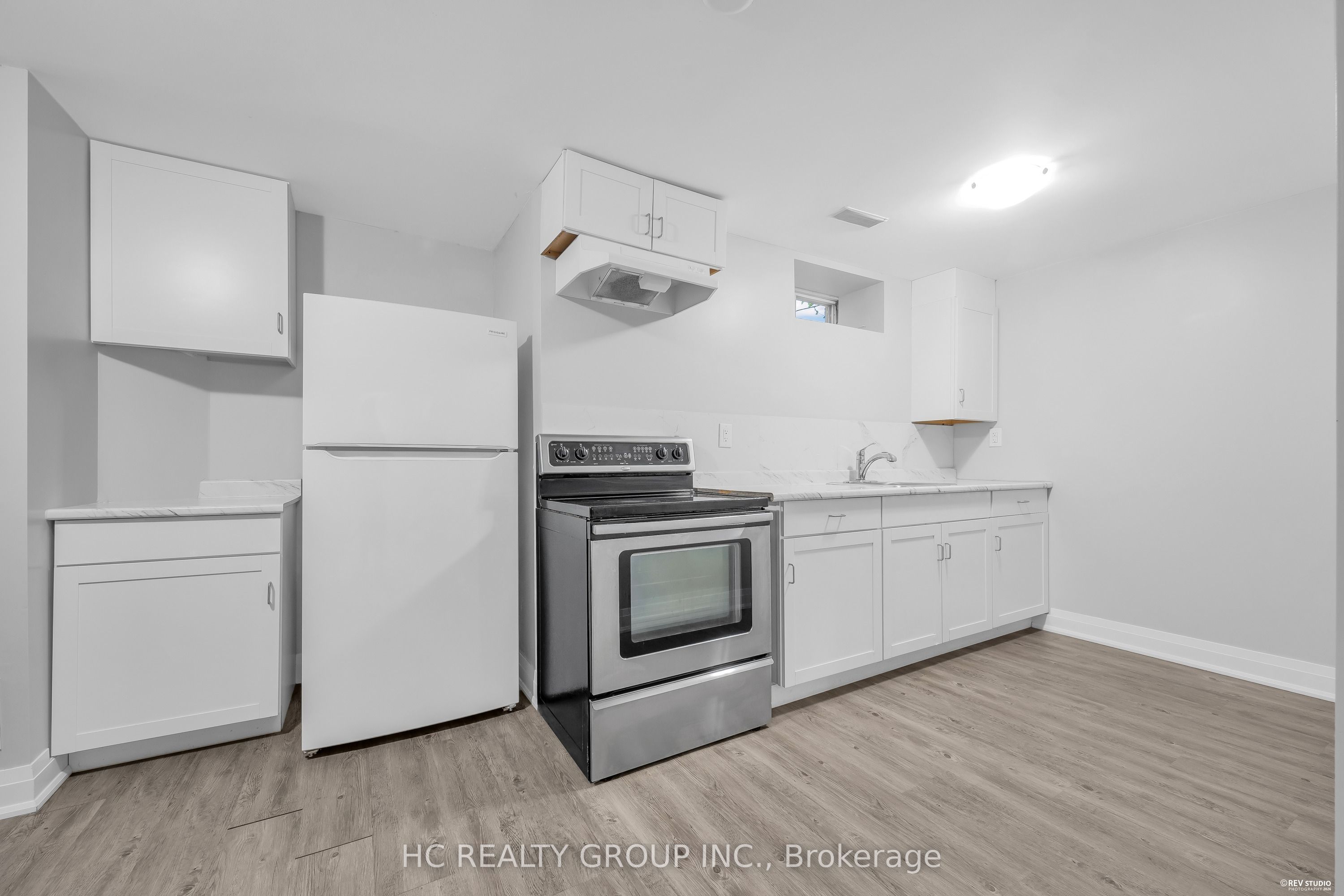 17 Pugsley Avenue Property Photo 37