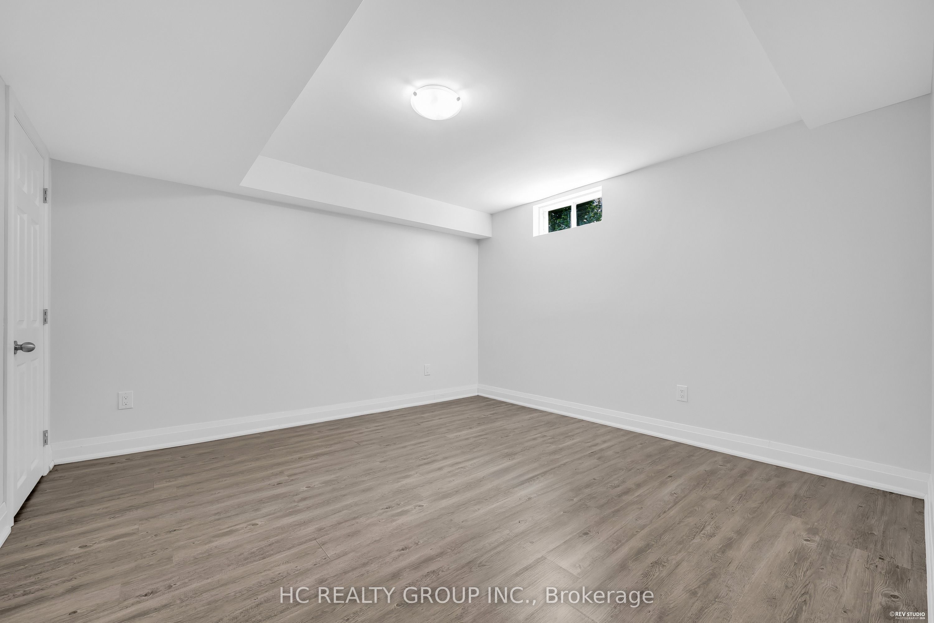 17 Pugsley Avenue Property Photo 38