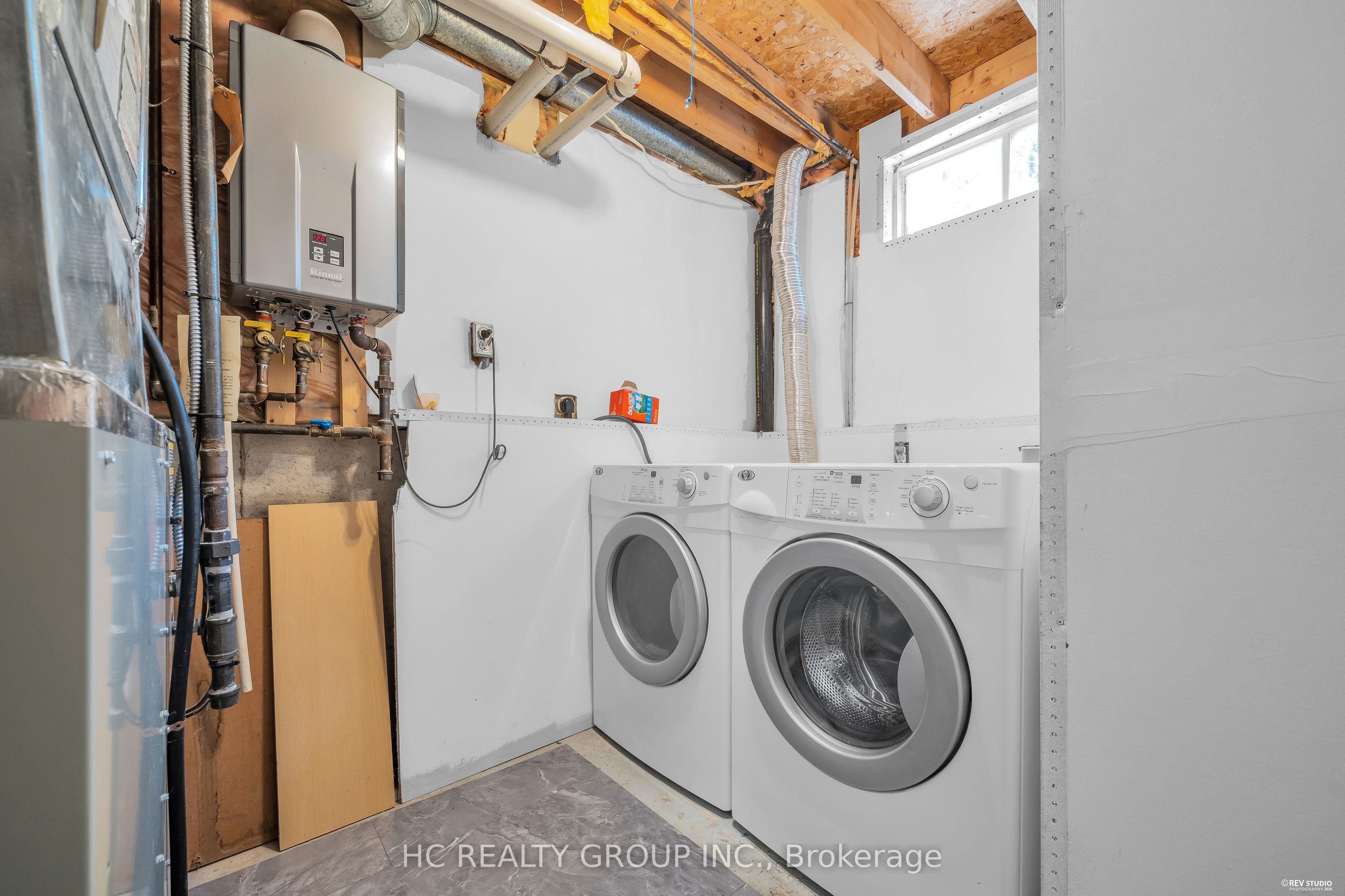 17 Pugsley Avenue Property Photo 40
