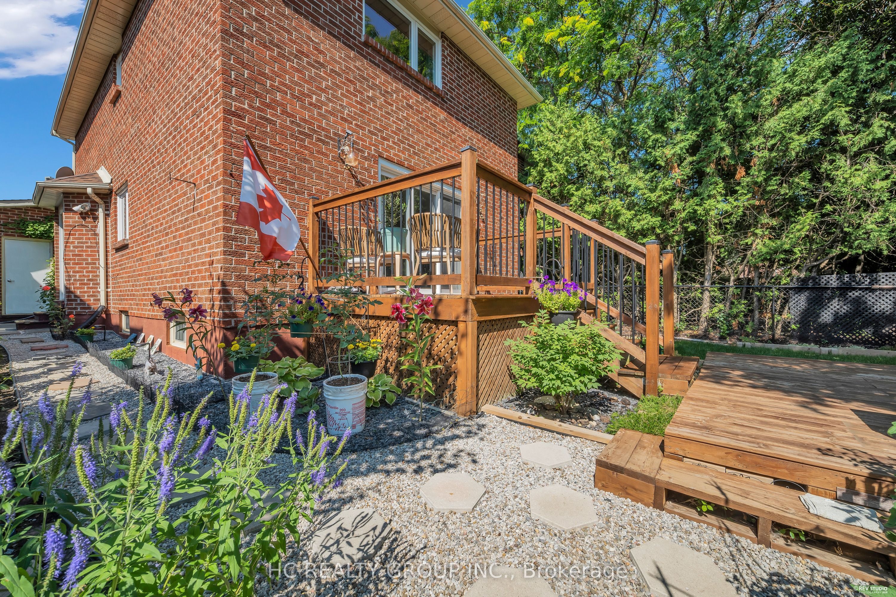 17 Pugsley Avenue Property Photo 42