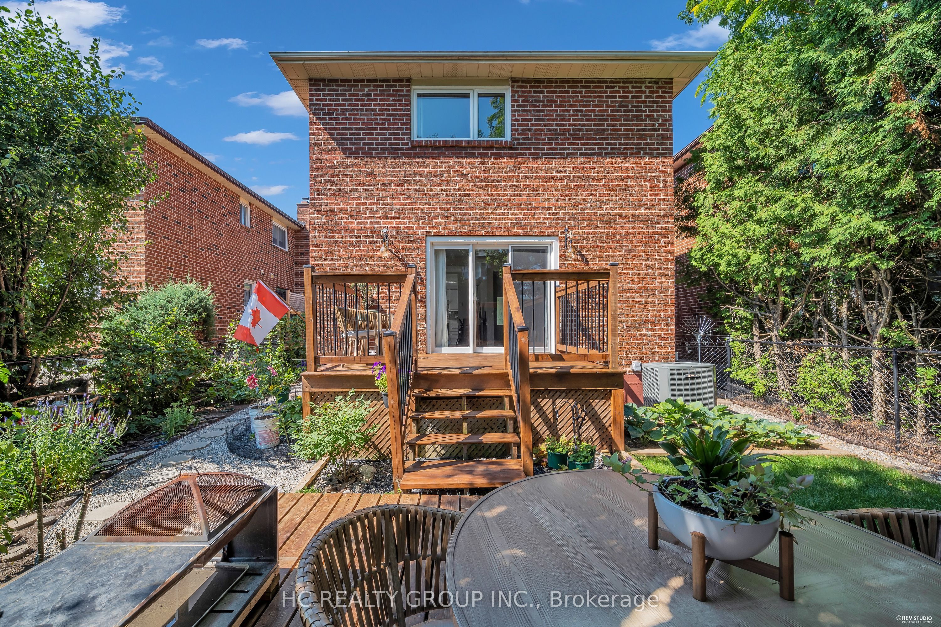 17 Pugsley Avenue Property Photo 43