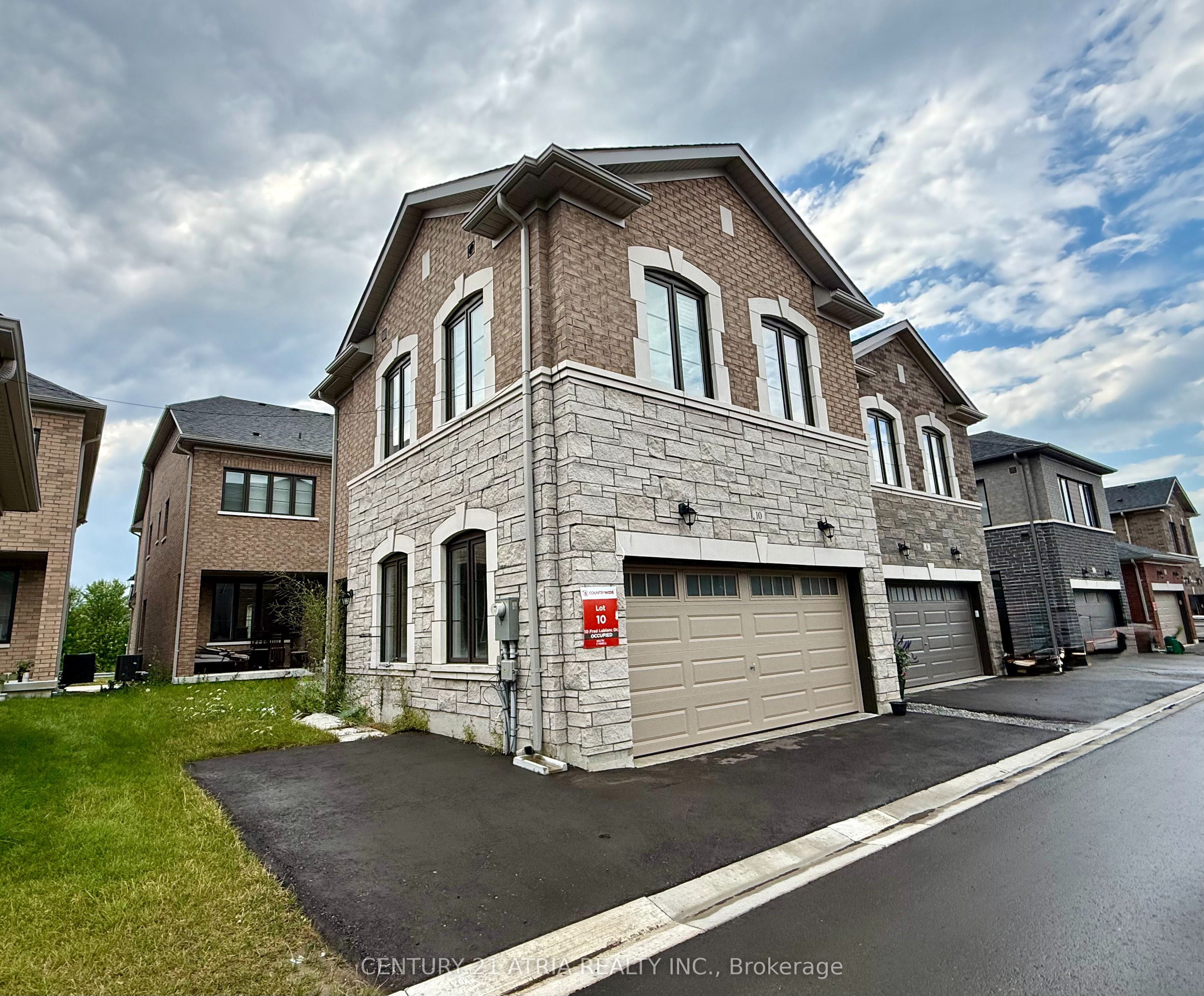 10 Fred Lablanc Drive Coach Hse Property Photo 1
