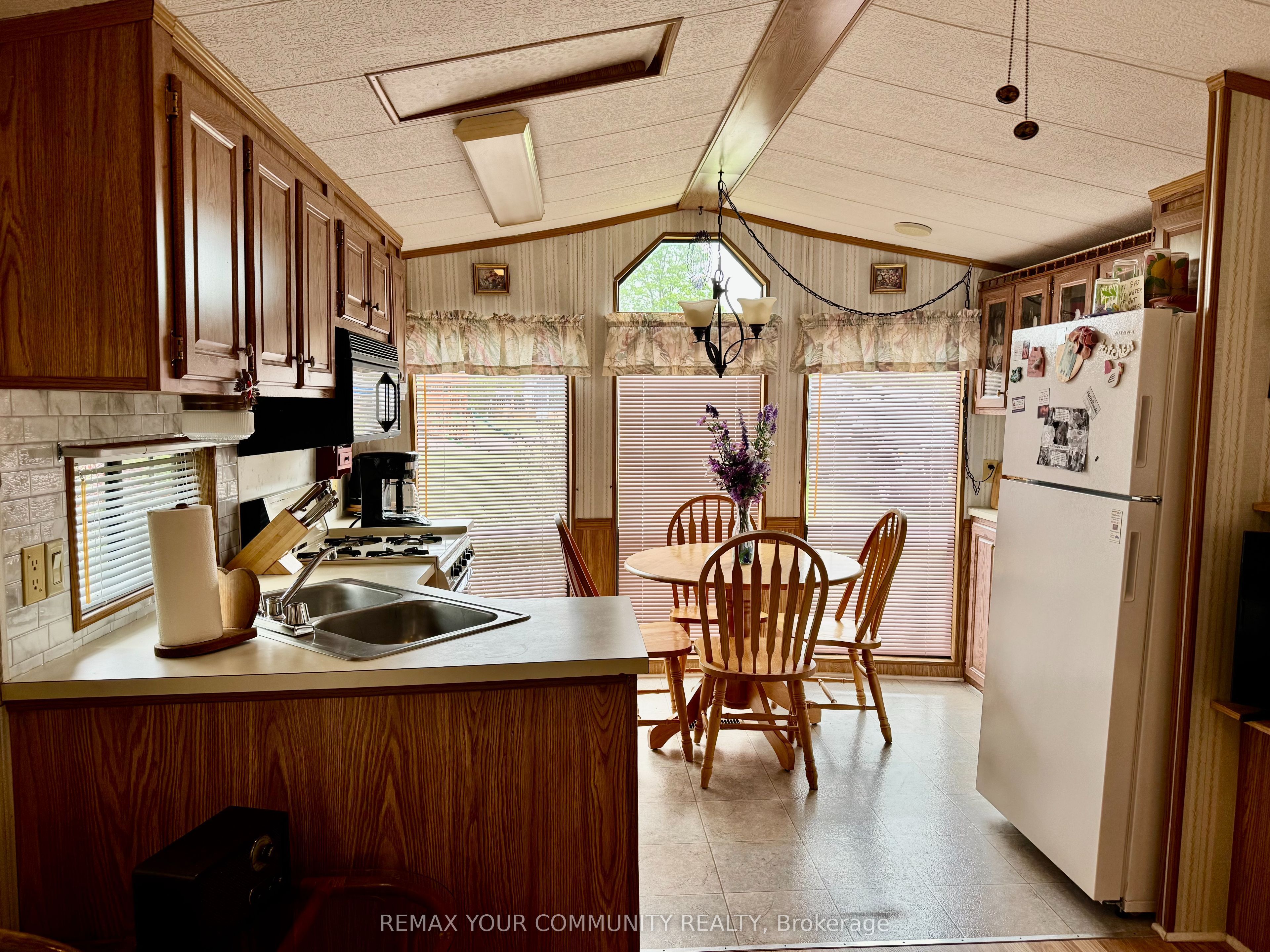 285 Crydermans 42 Side Road 42 Property Photo 6