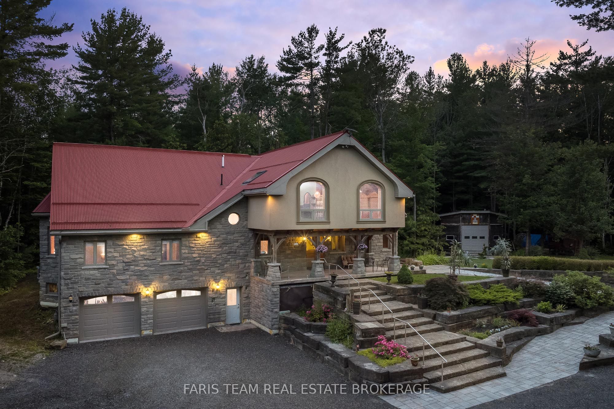 636 Harbour Street Property Photo 1