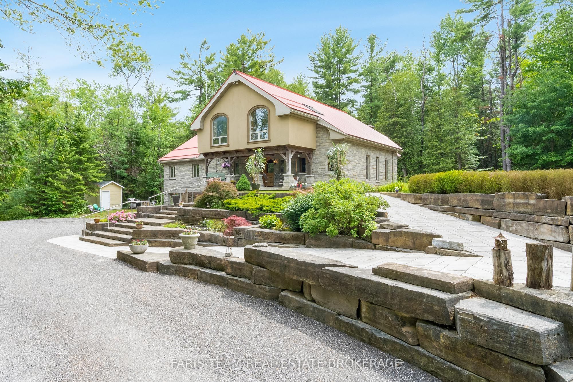 636 Harbour Street Property Photo 4