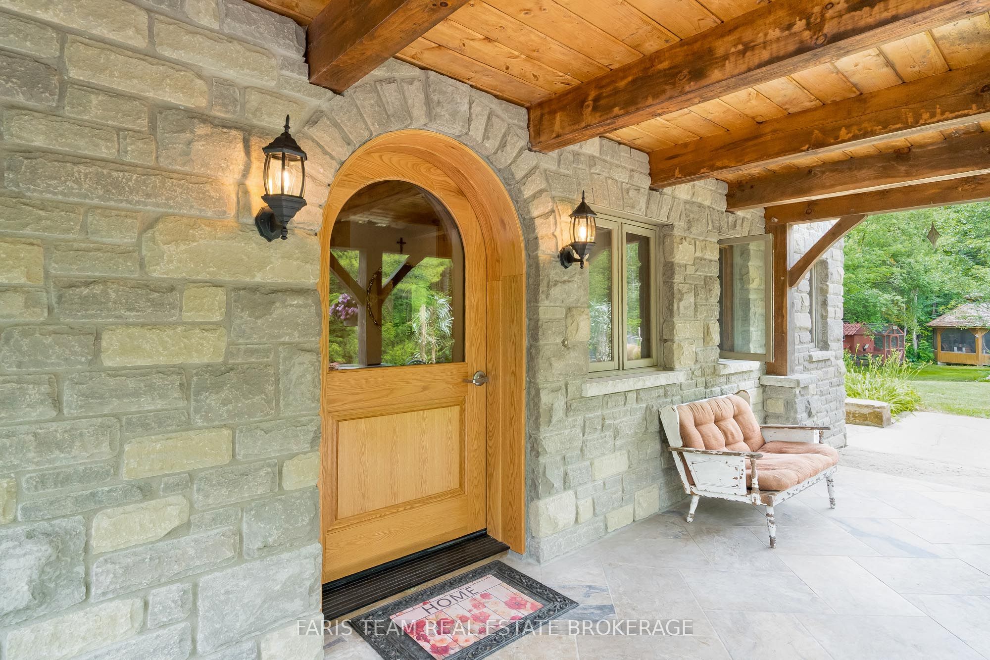 636 Harbour Street Property Photo 6