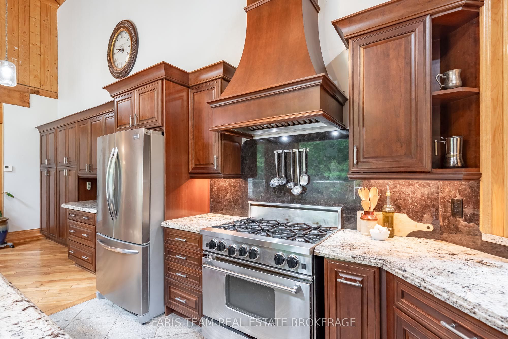 636 Harbour Street Property Photo 10