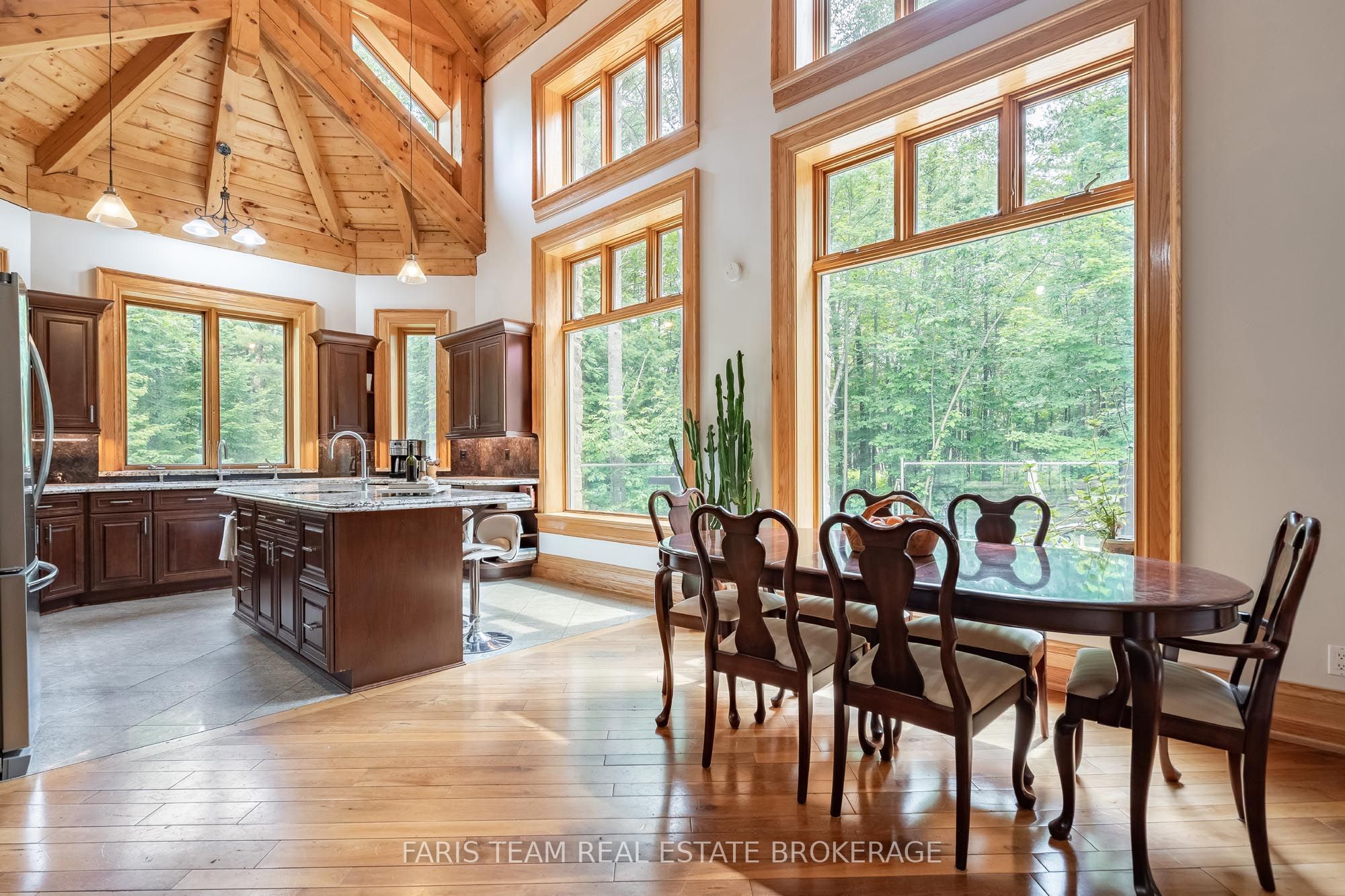 636 Harbour Street Property Photo 14