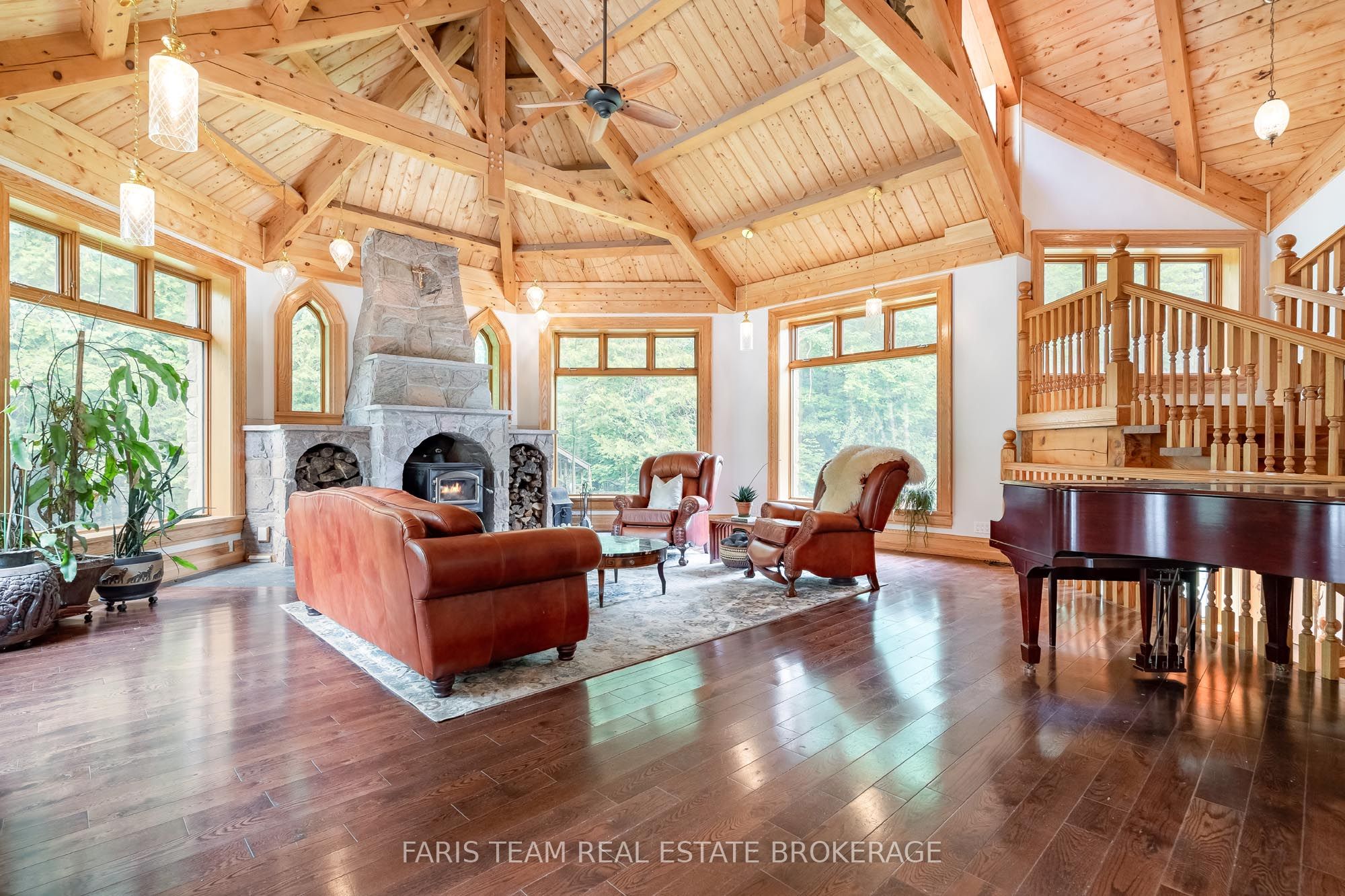 636 Harbour Street Property Photo 15