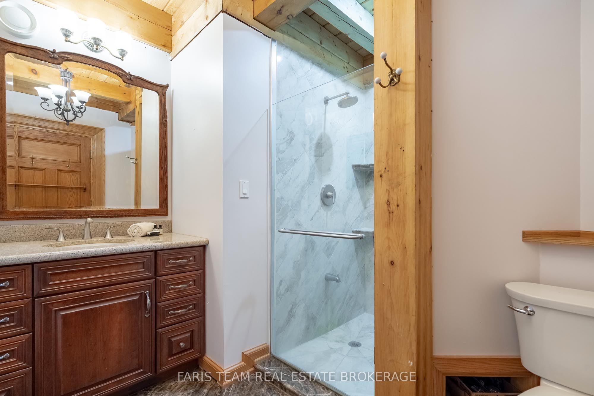 636 Harbour Street Property Photo 20