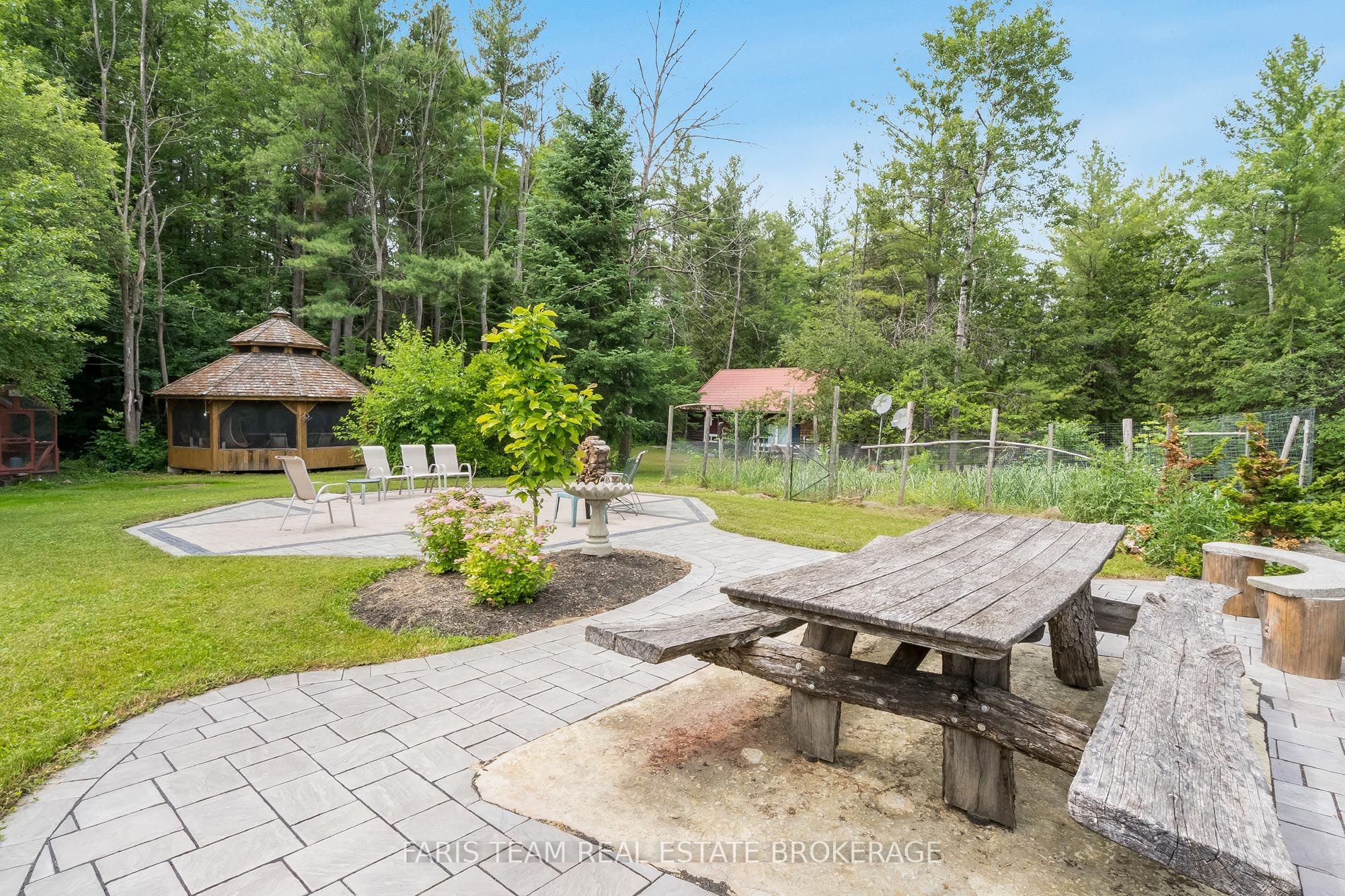 636 Harbour Street Property Photo 38