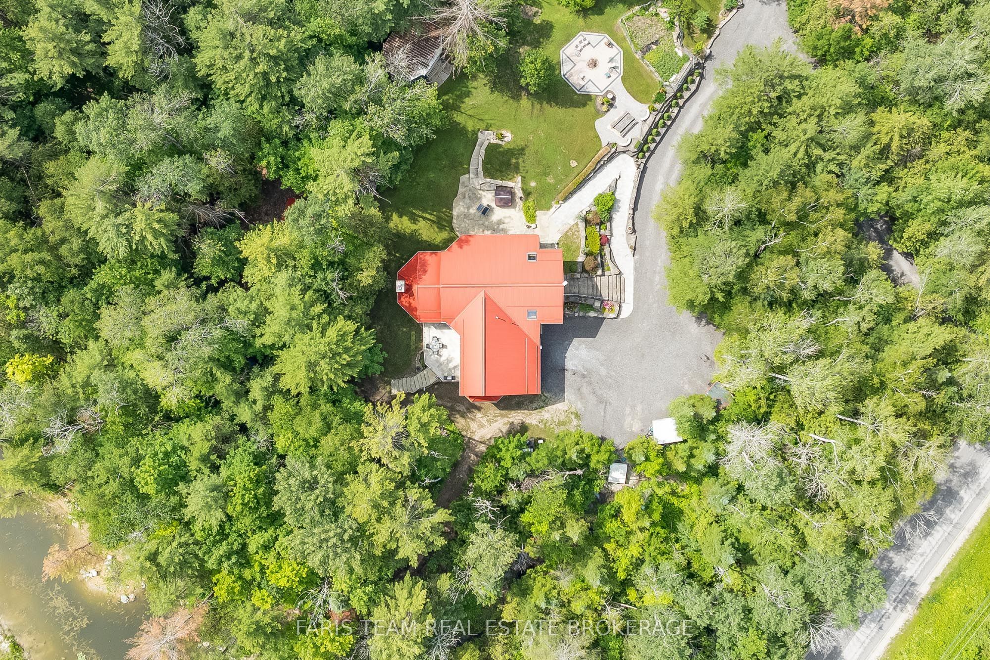 636 Harbour Street Property Photo 44