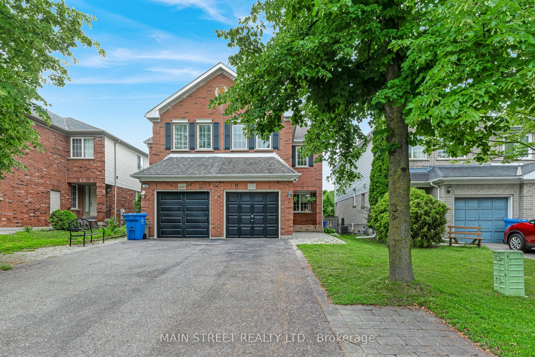 478 Heddle Crescent Property Photo 1