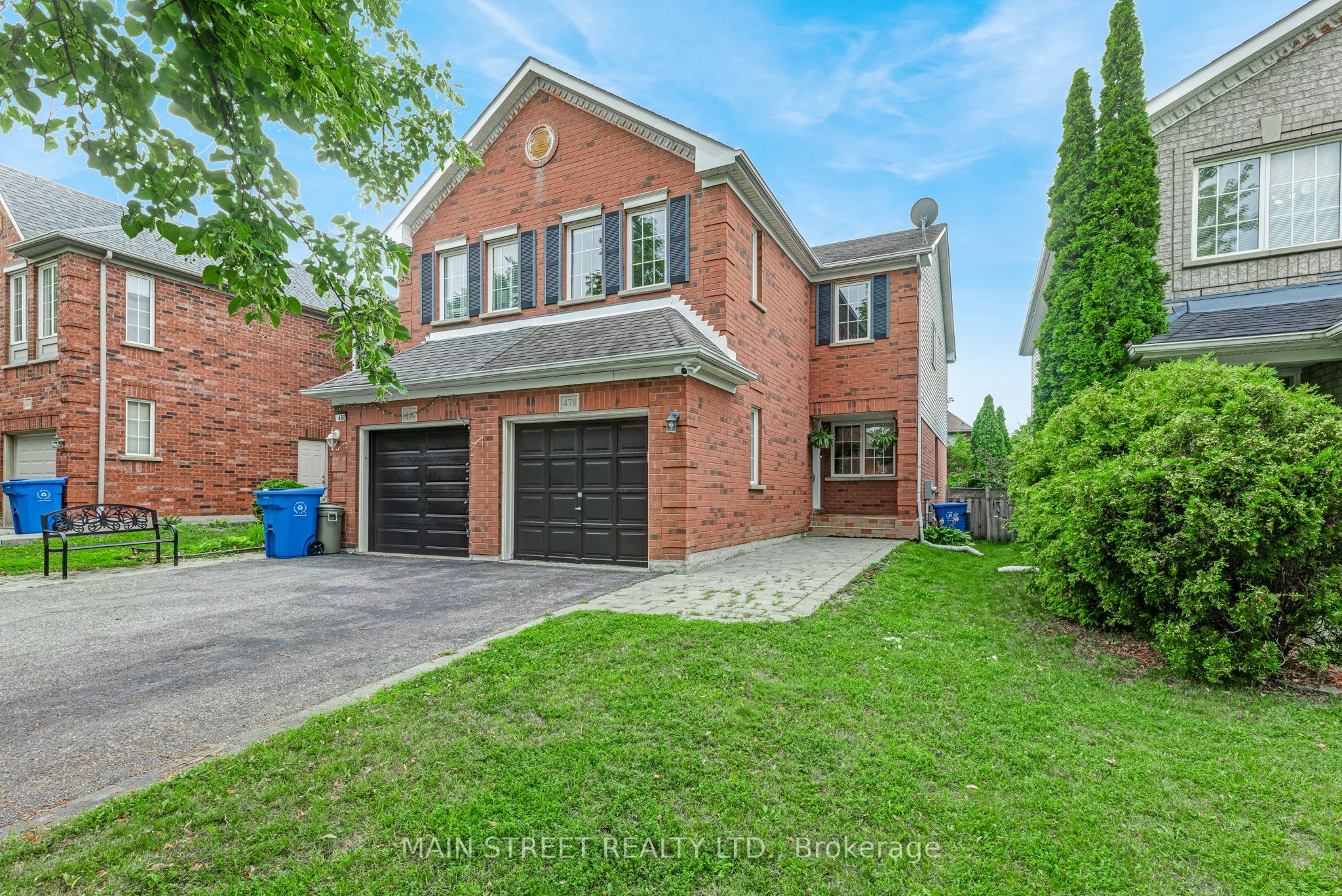 478 Heddle Crescent Property Photo 3